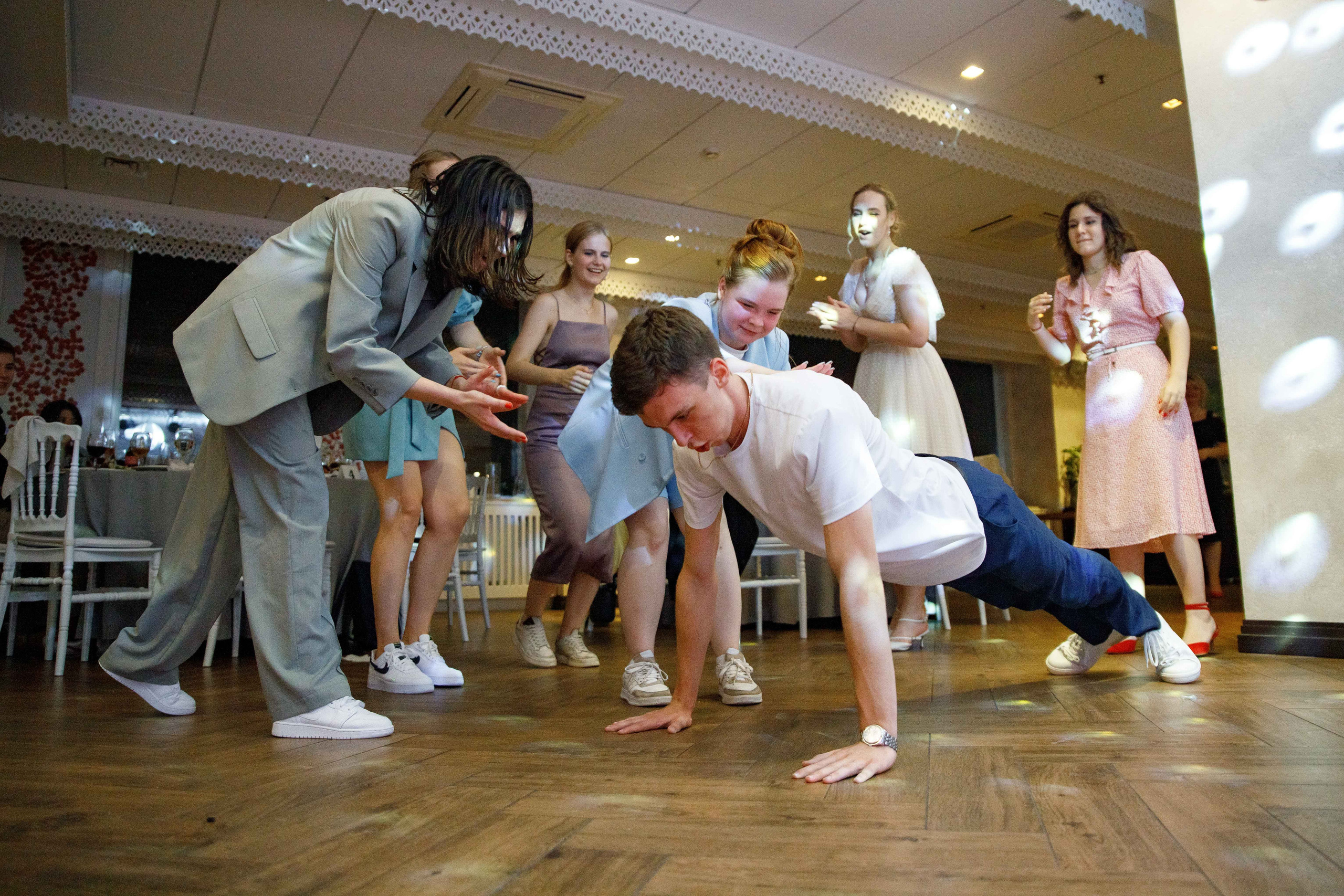 Выпускной. Ресторан Разговоры. Фотограф Андрей Баксов