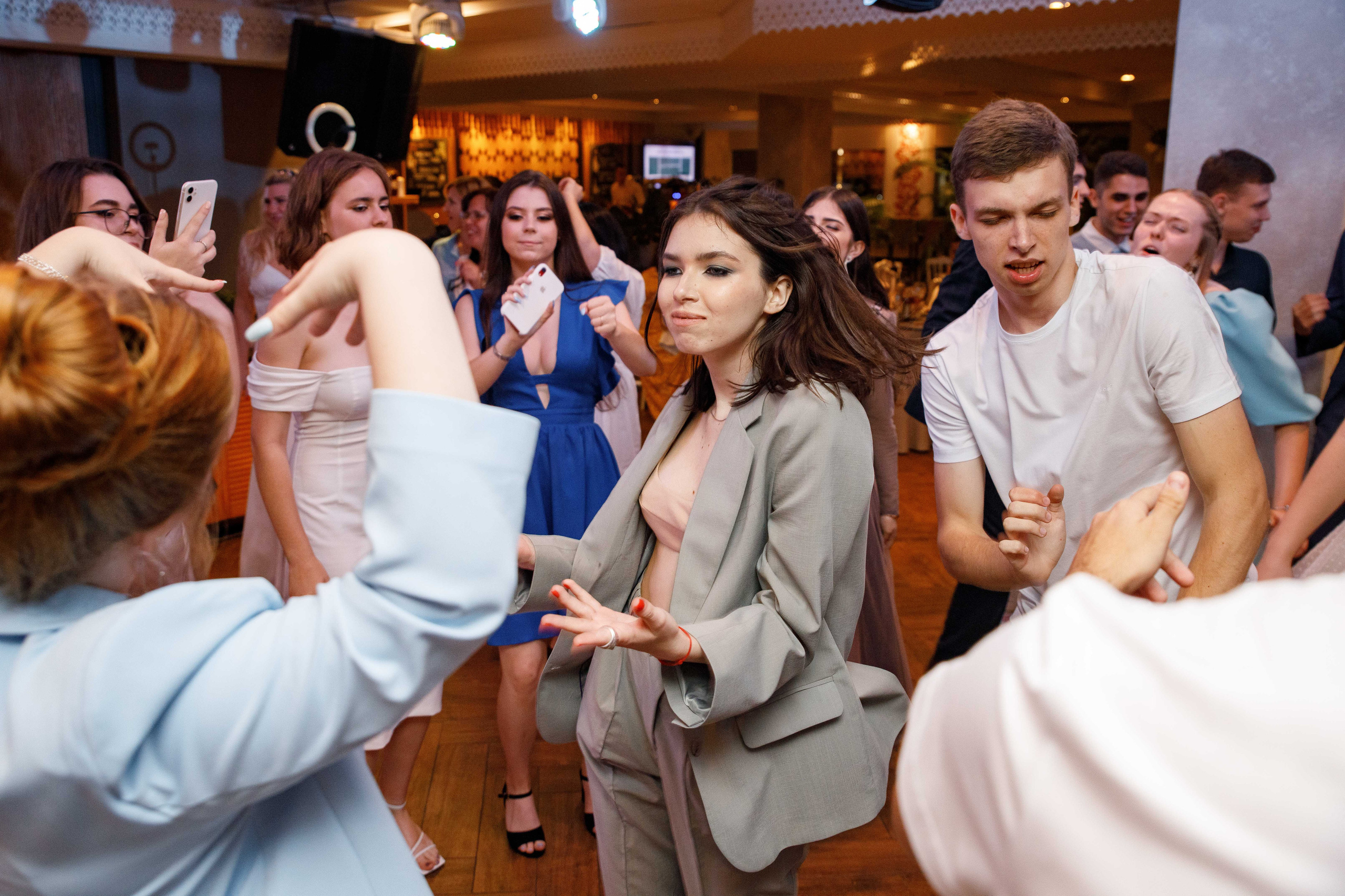 Выпускной. Ресторан Разговоры. Фотограф Андрей Баксов