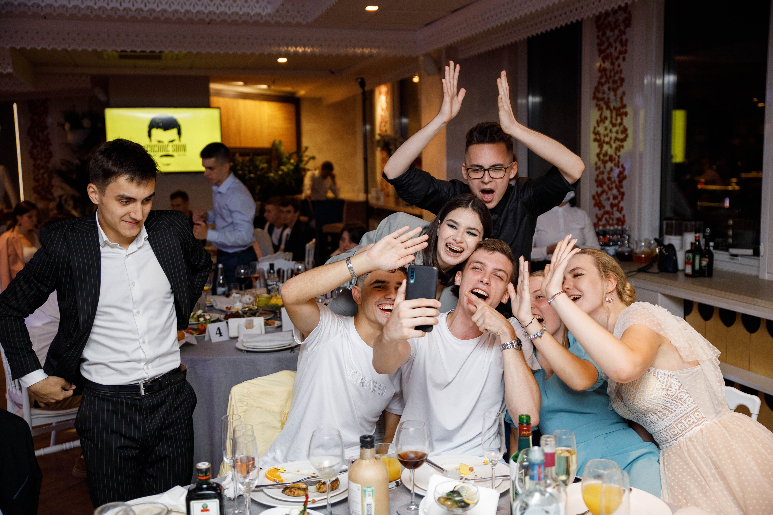 Выпускной. Ресторан Разговоры. Фотограф Андрей Баксов