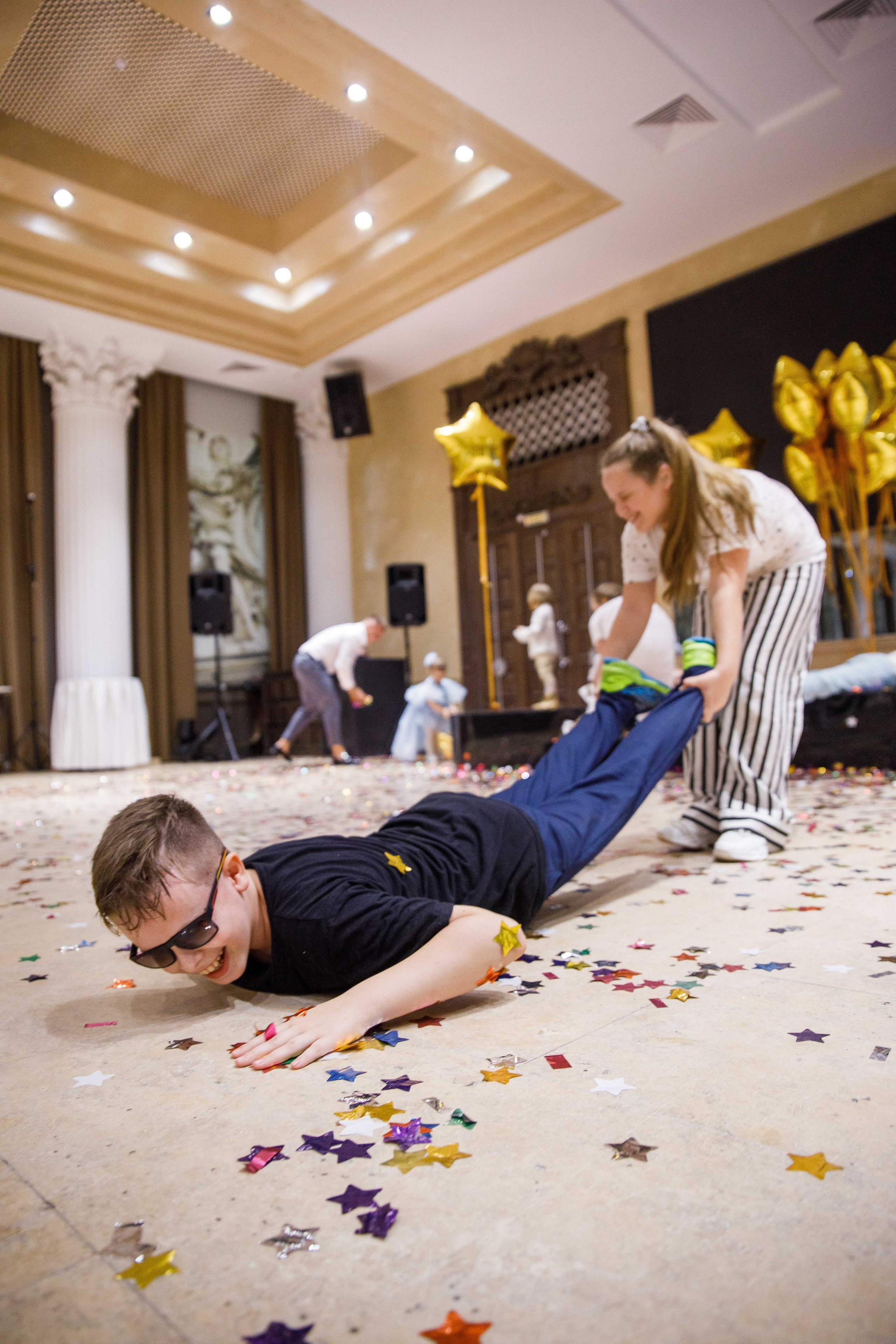 Выпускной 4 класс. ГорПарк. Фотограф Андрей Баксов