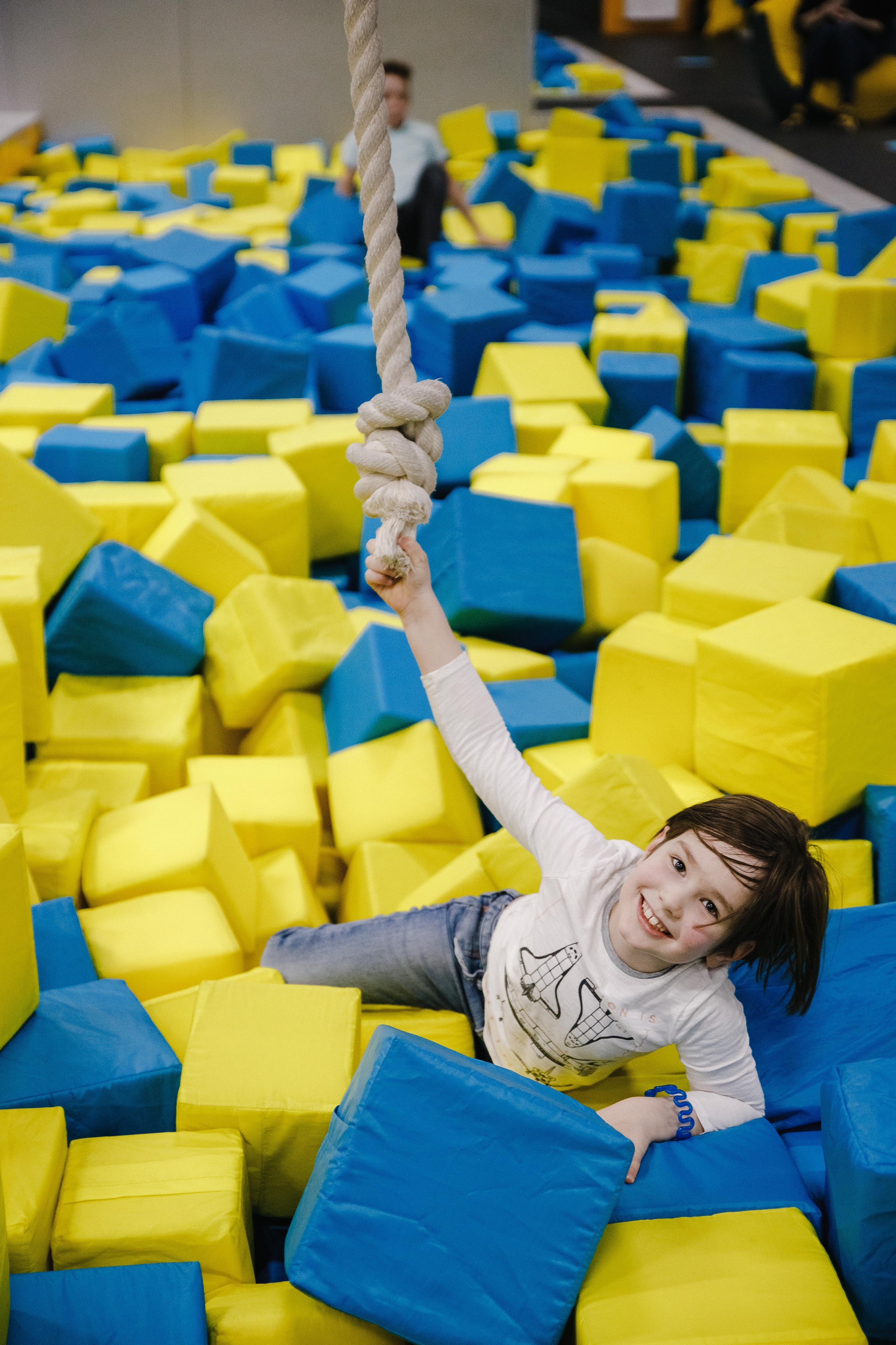 ДР Ильи. Fly zone. Батутный центр. Фотограф Андрей Баксов