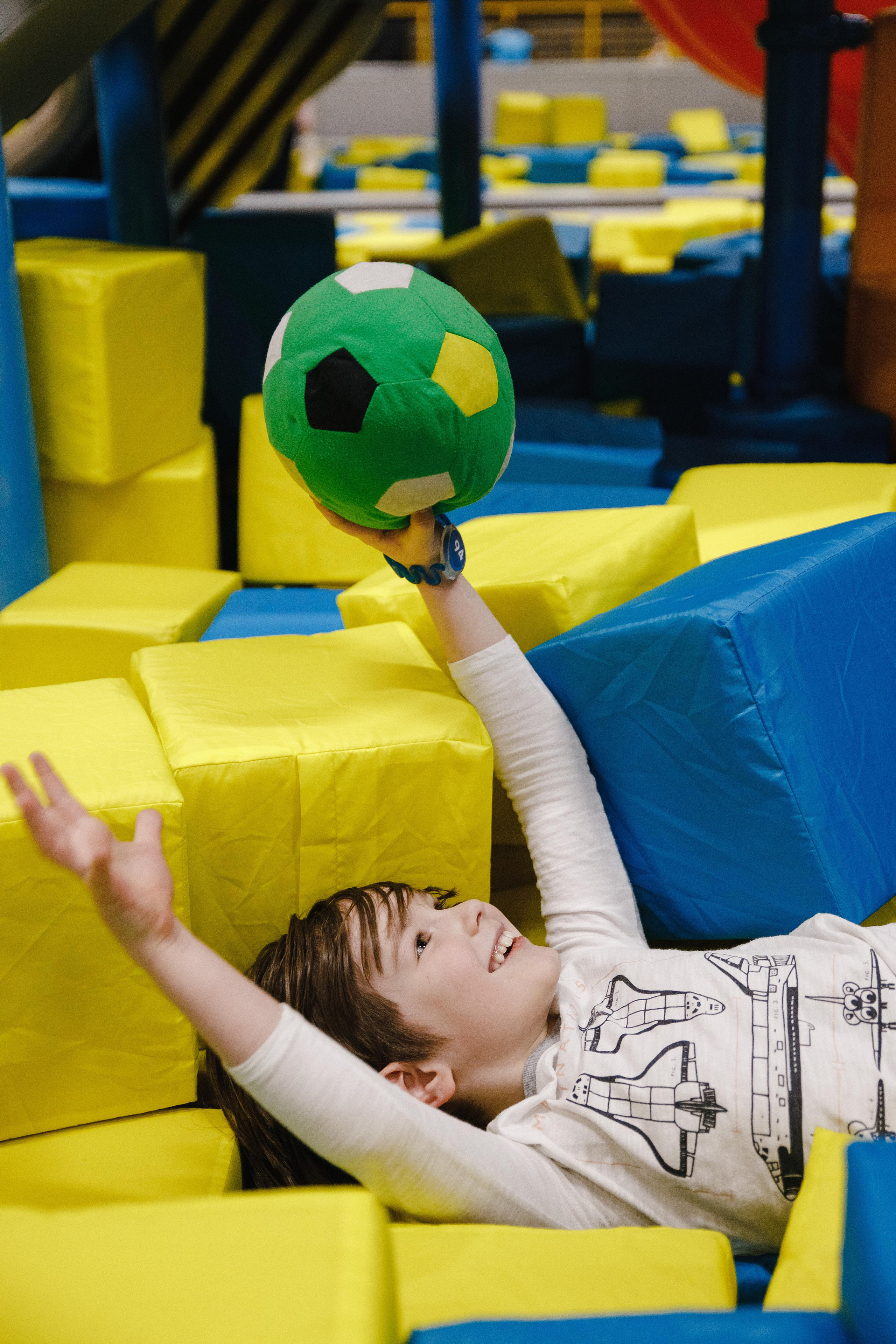 ДР Ильи. Fly zone. Батутный центр. Фотограф Андрей Баксов