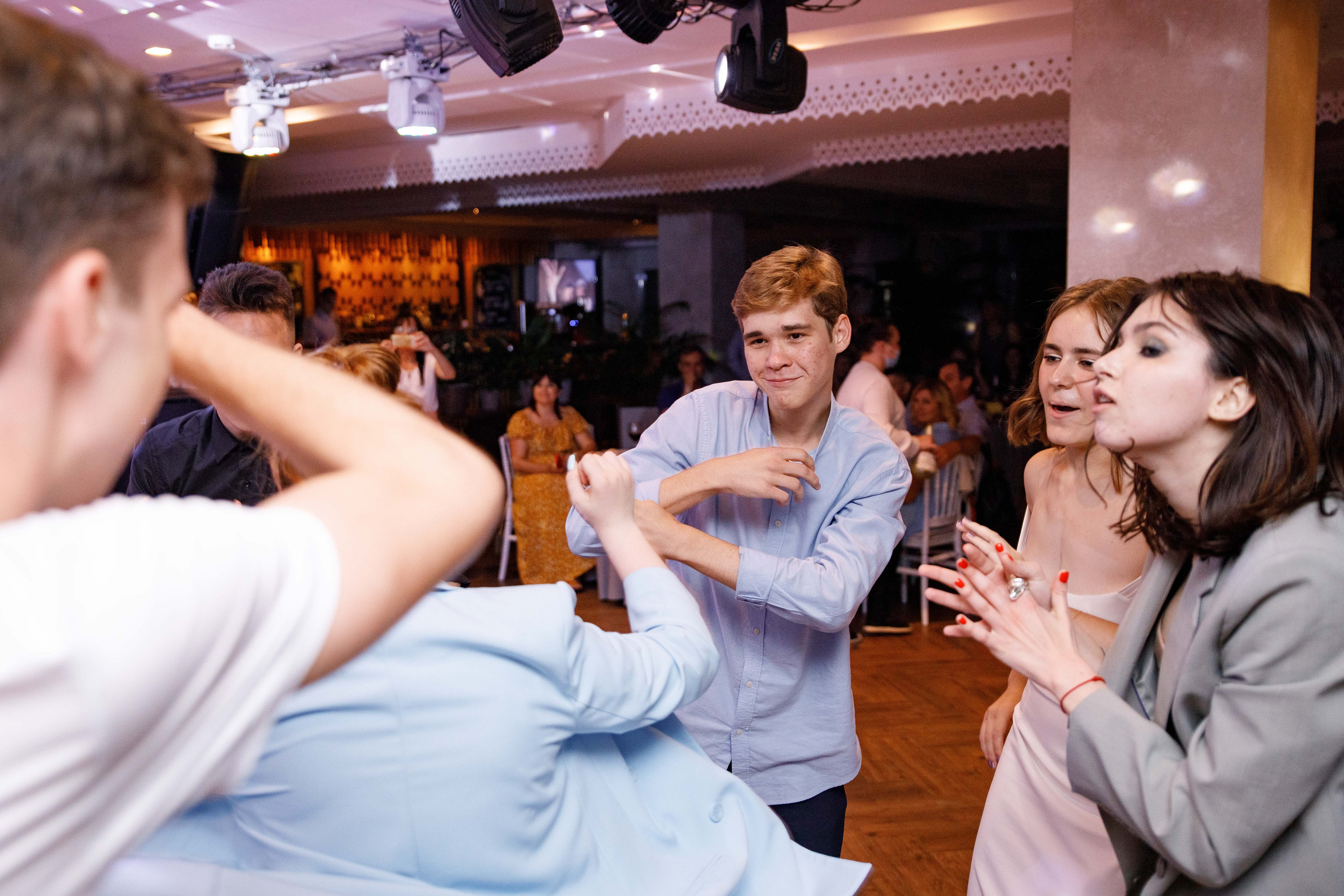 Выпускной. Ресторан Разговоры. Фотограф Андрей Баксов