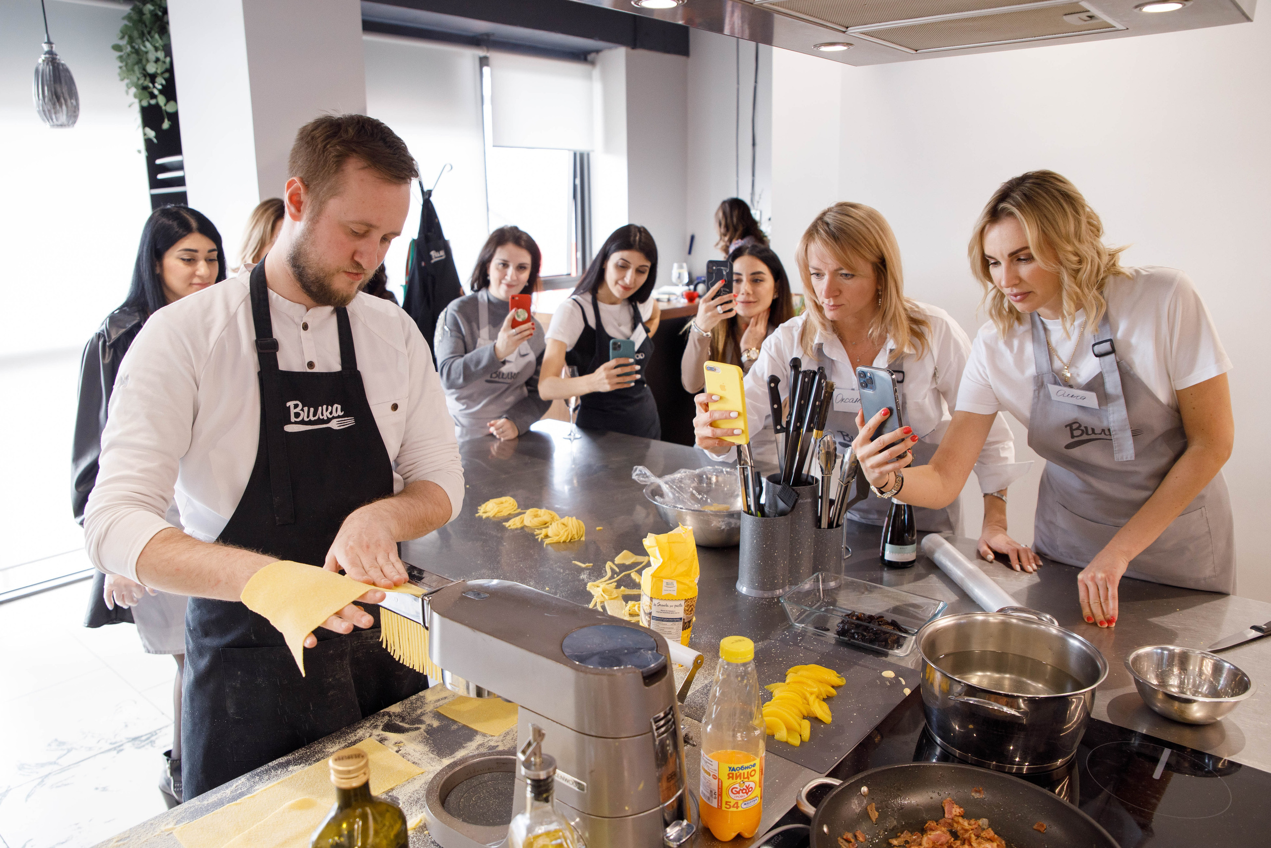 ДР Оксаны. Вилка Кулинарная студия. Фотограф Андрей Баксов