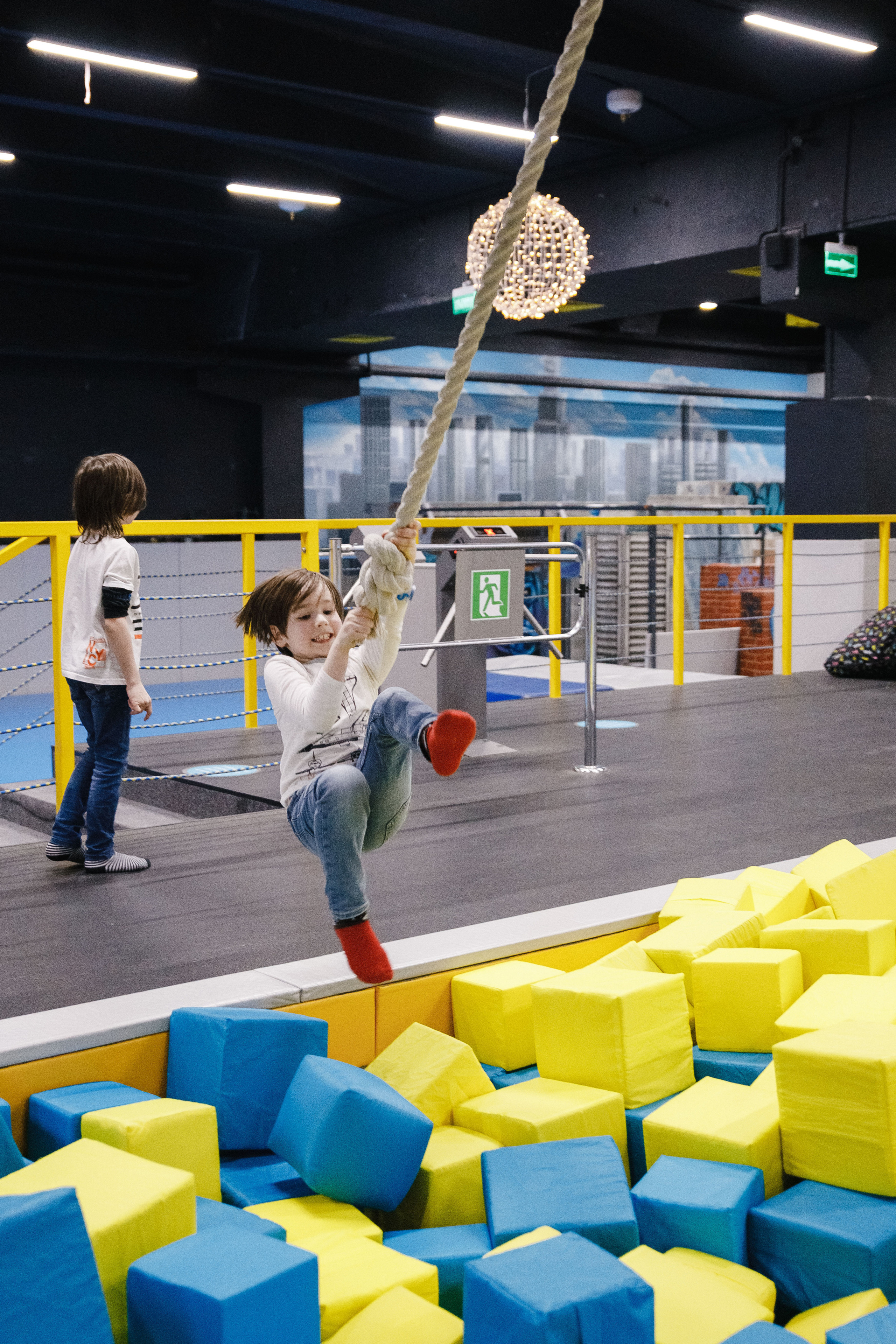 ДР Ильи. Fly zone. Батутный центр. Фотограф Андрей Баксов