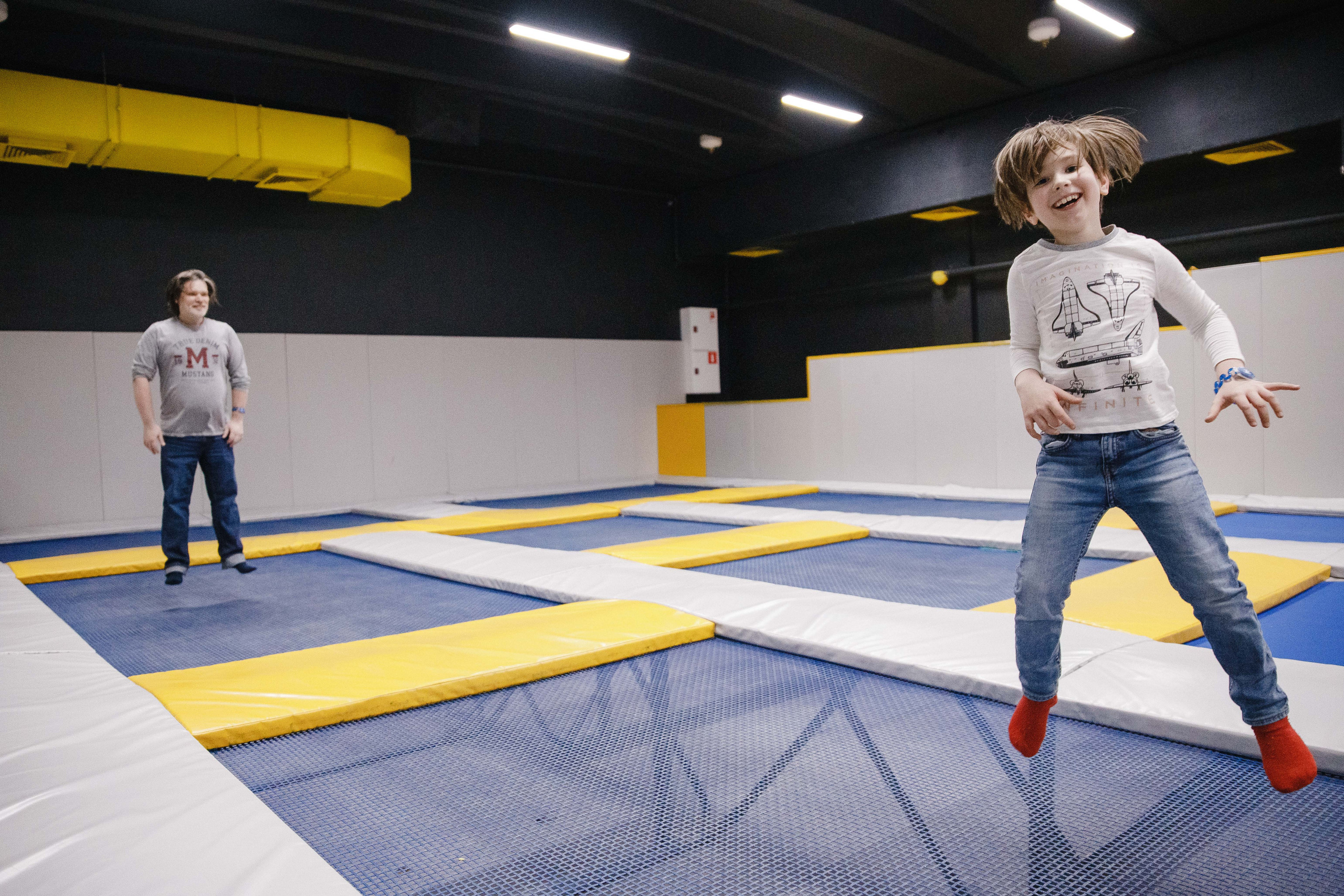 ДР Ильи. Fly zone. Батутный центр. Фотограф Андрей Баксов