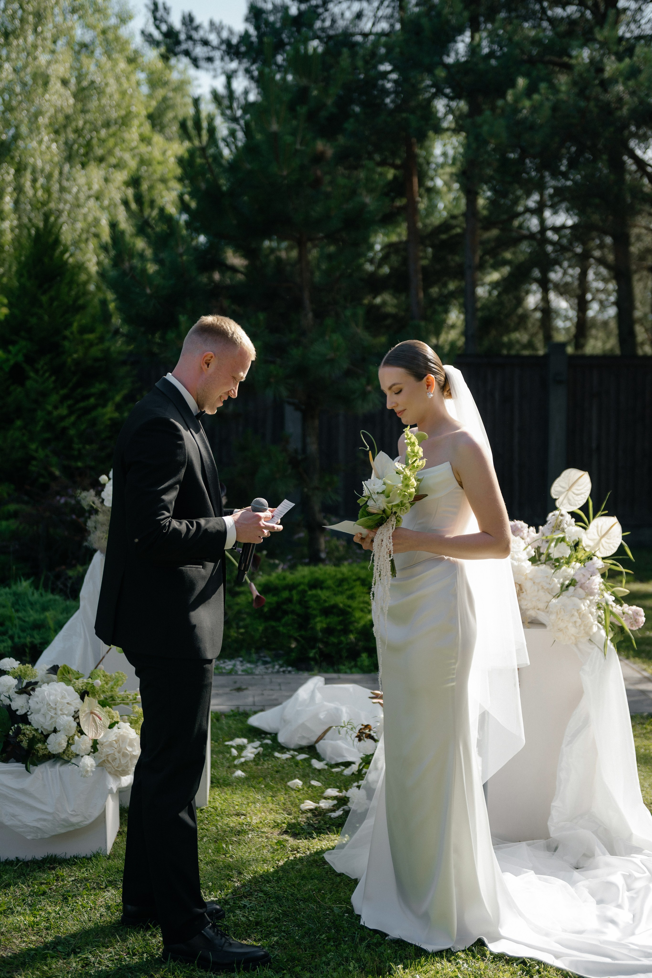 Wedding day in DELICE CHALET. Wedding PHOTOGRAPHER Andrew Vnukov