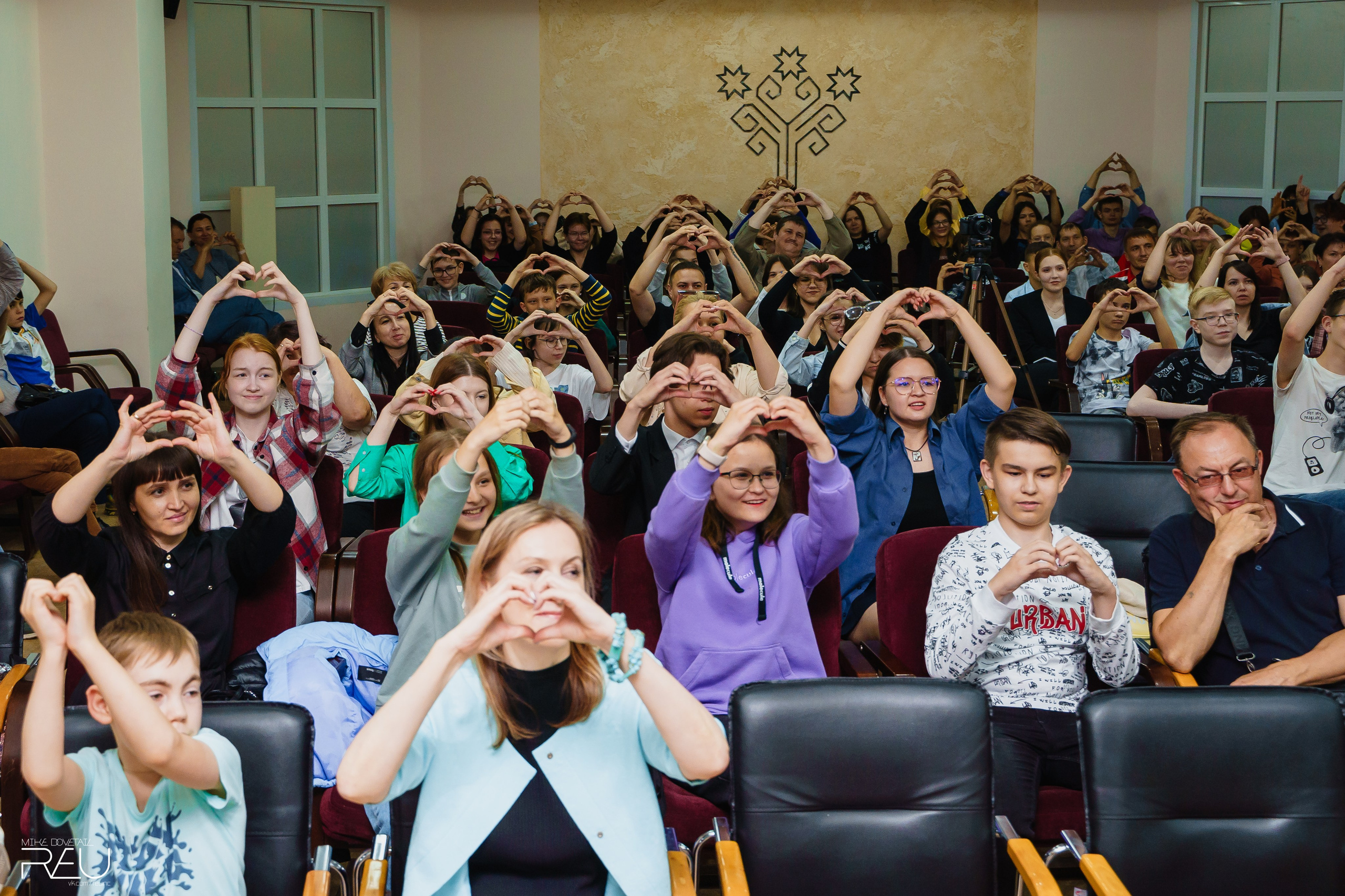 ВЫПУСКНОЙ ШКОЛЫ «Язык Для Успеха» 2023. Mike Dovetail | Портретный и репортажный фотограф