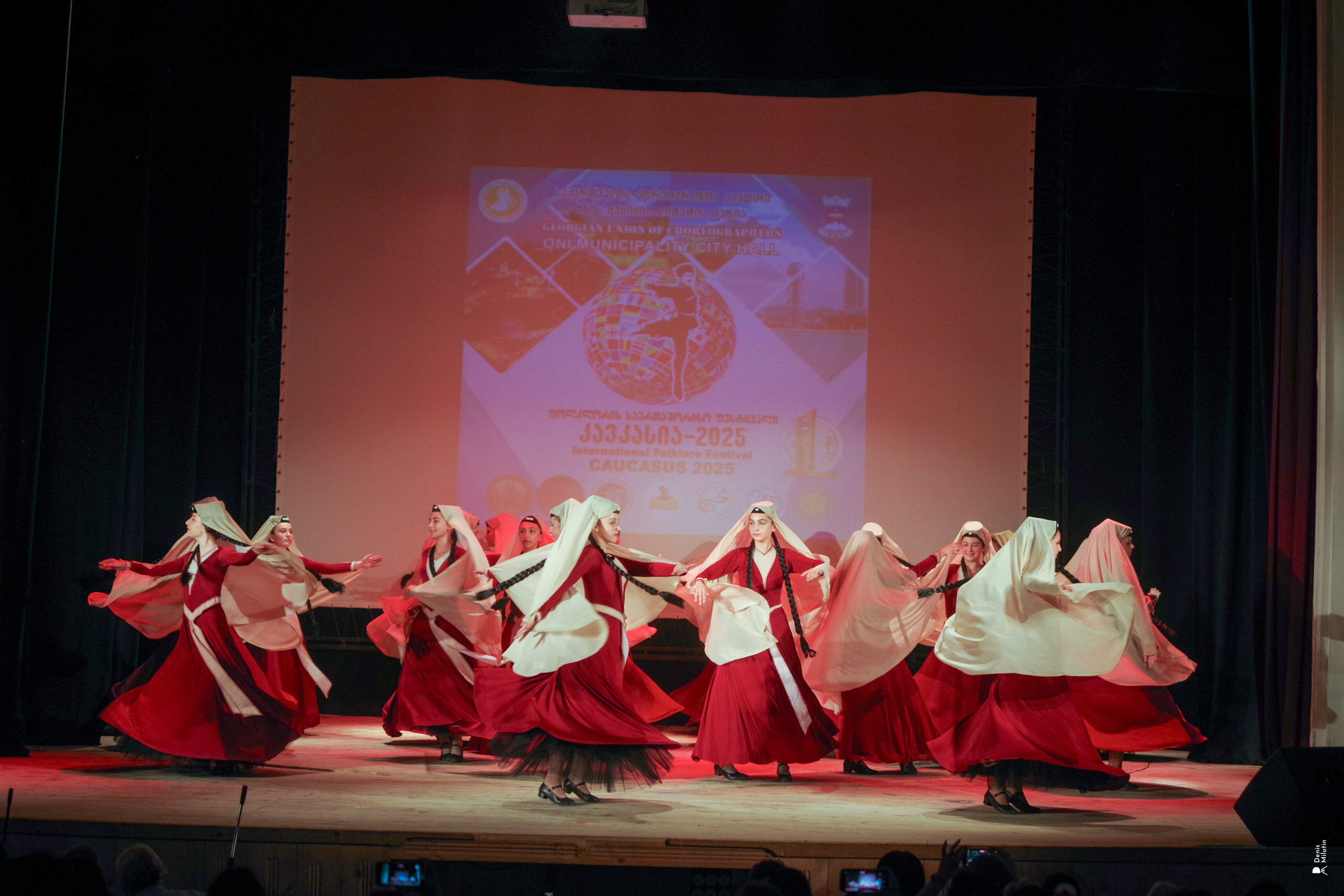 Танцы в прекрасном Они. Портретный фотограф Денис Милютин