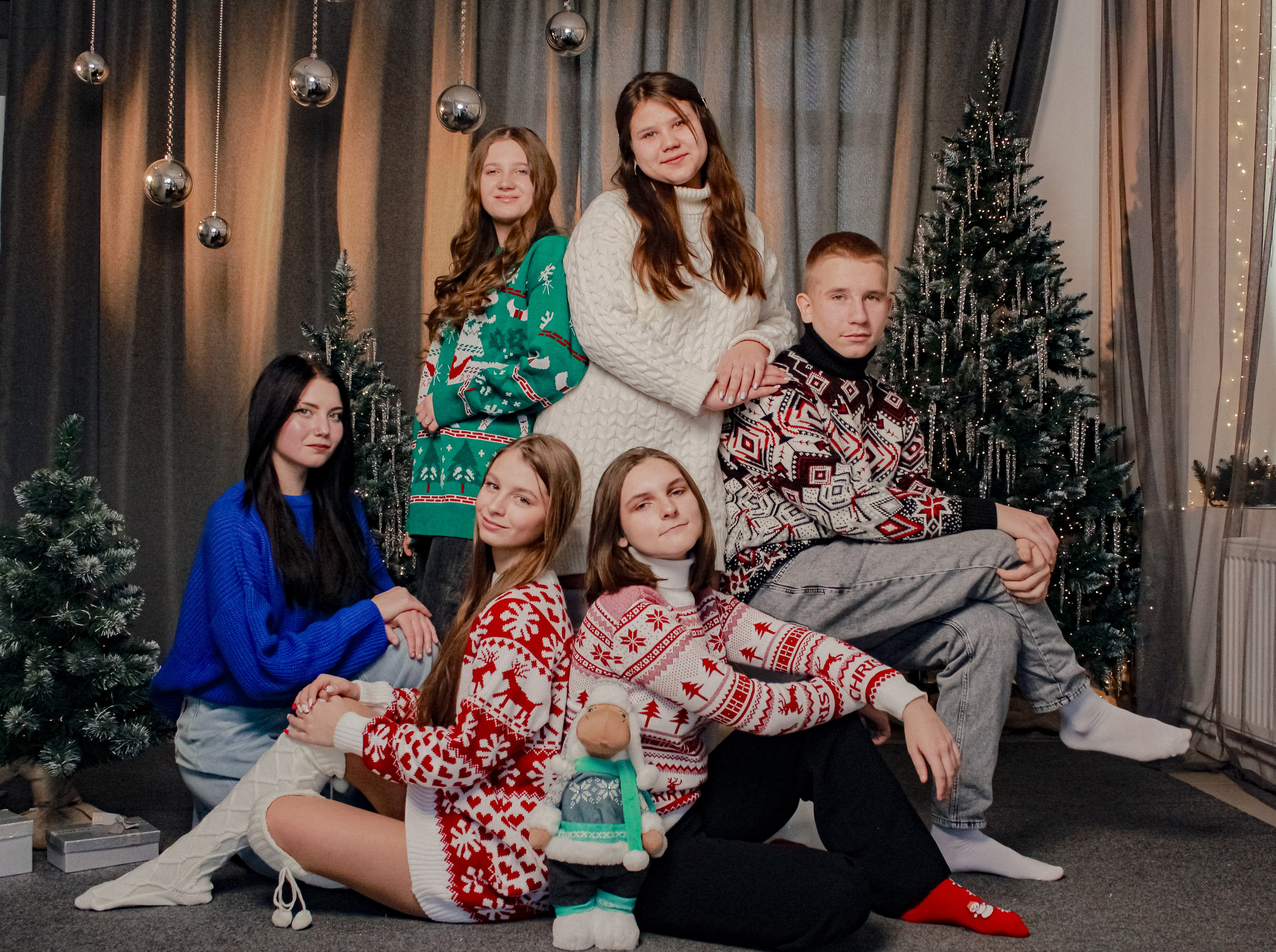 8 класс Новогодняя 2024. Лиза Рязанцева