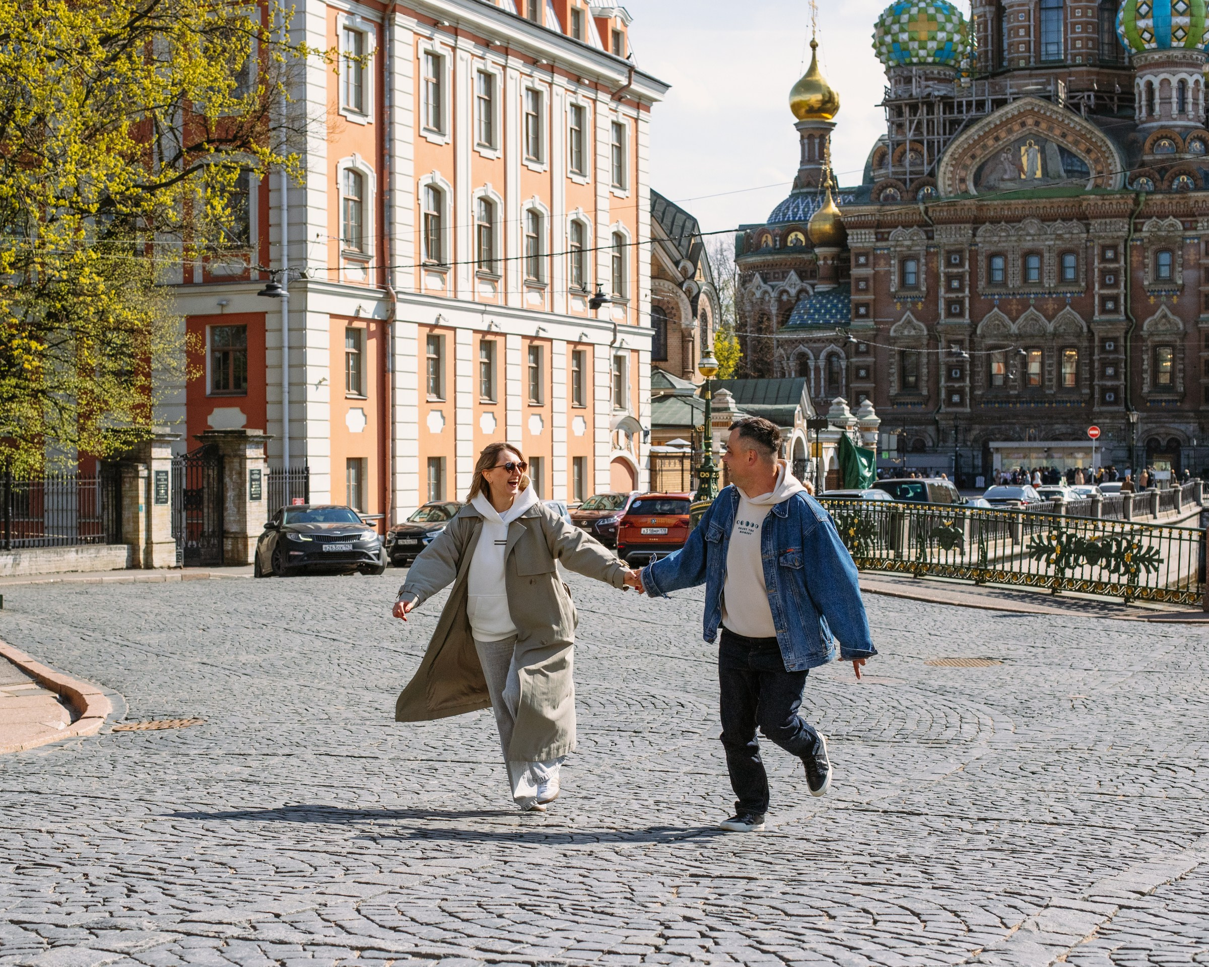 Ирина и Евгений в мае. Фотопрогулка в Петербурге. Индивидуальный и семейный фотограф в Санкт-Петербурге
