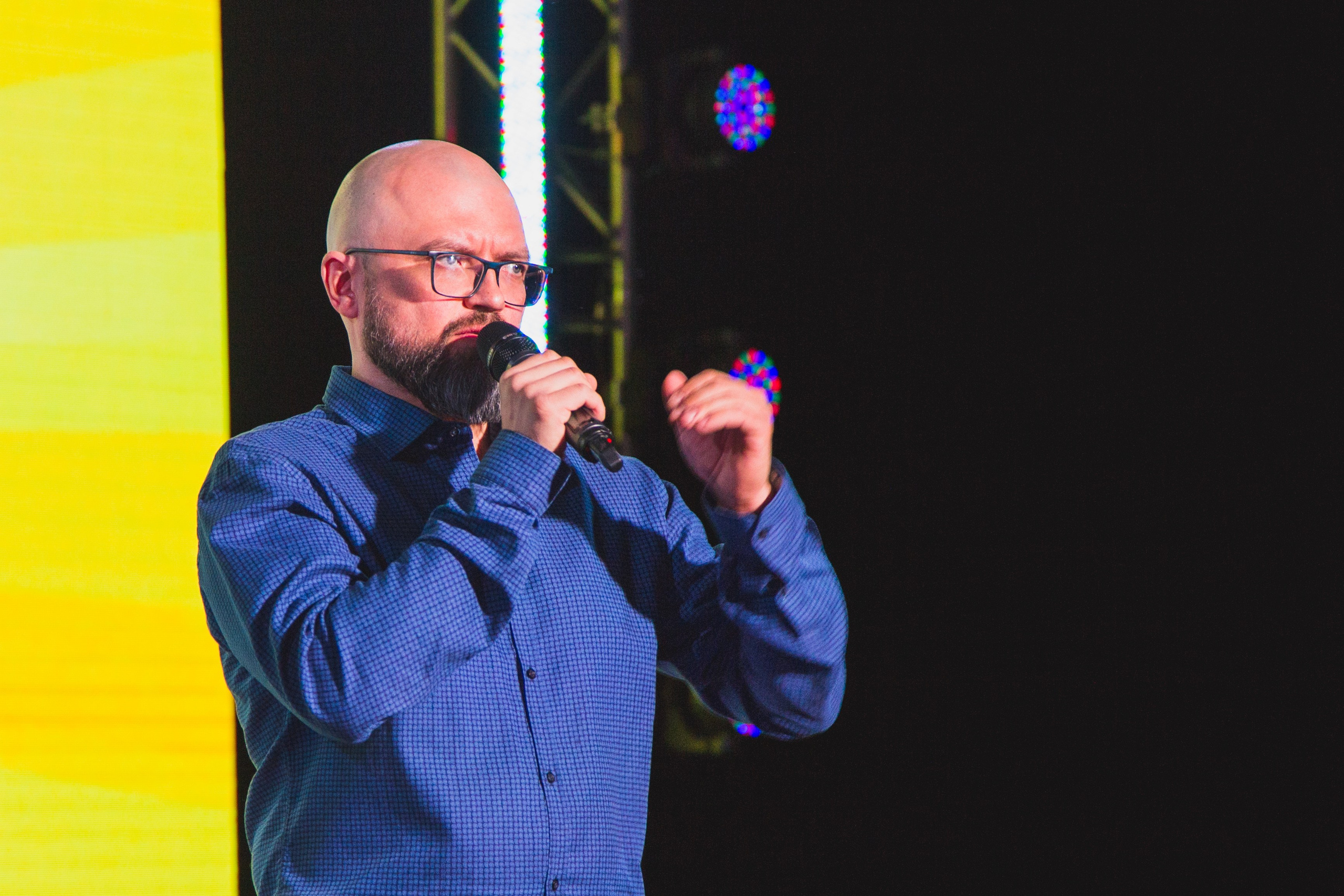 О2ТВ группа СТРАНА. Видеооператор/Фотограф Николай Завьялов