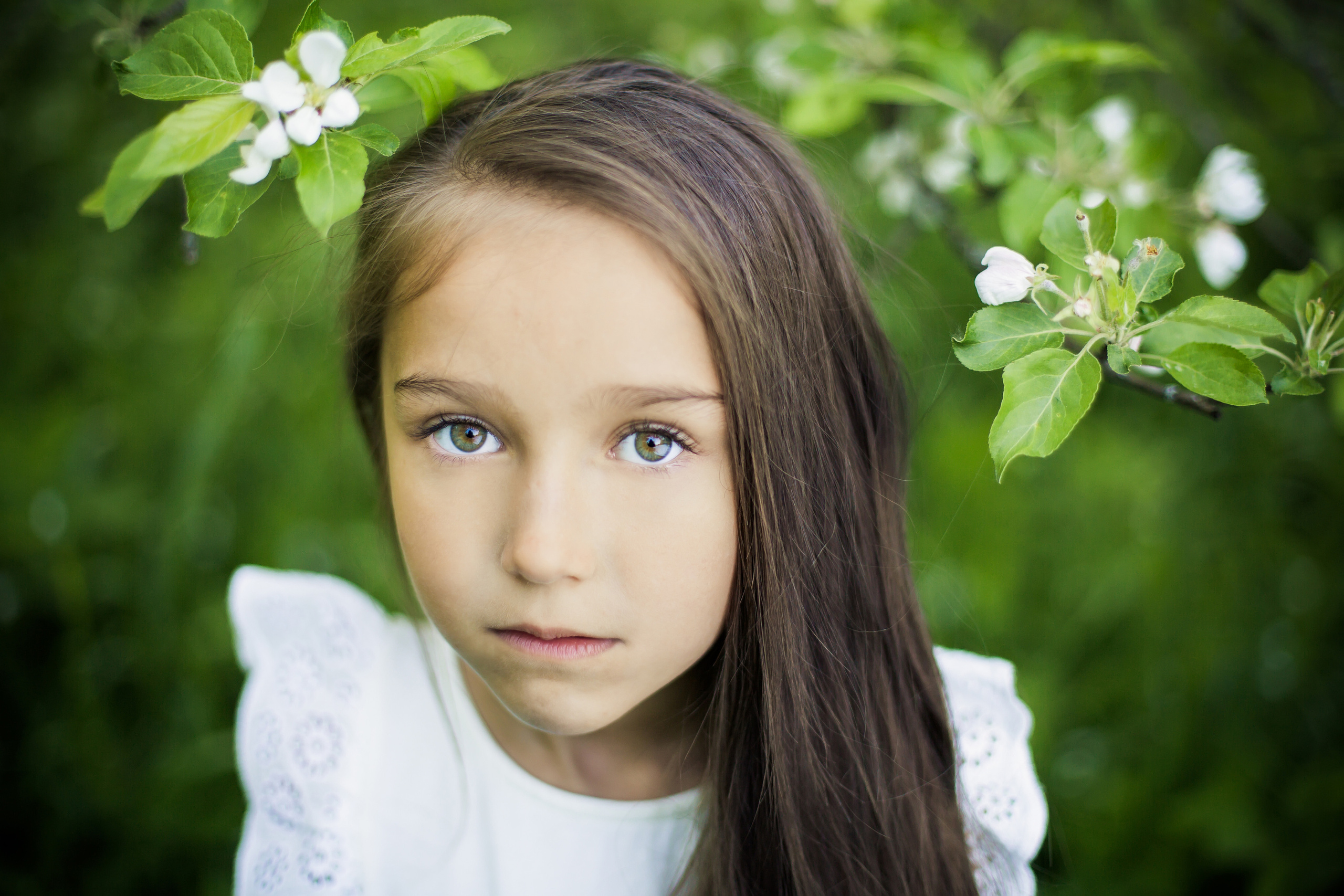 Фотосессия подруг с детьми во Всеволожске: лес и яблоневый сад. Детский, свадебный и семейный фотограф Юлия Курбатова, Санкт-Петербург