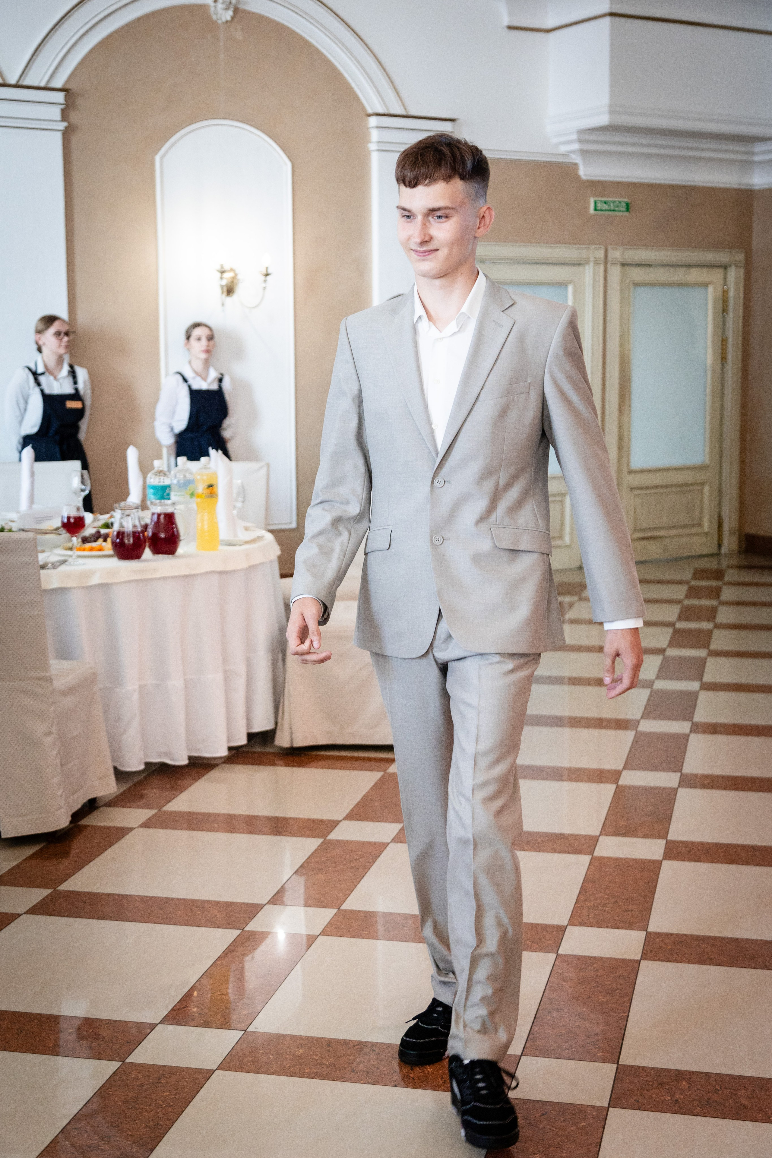 Школьный выпускной. Детский фотограф видеограф в Хабаровске Михаил Орлов