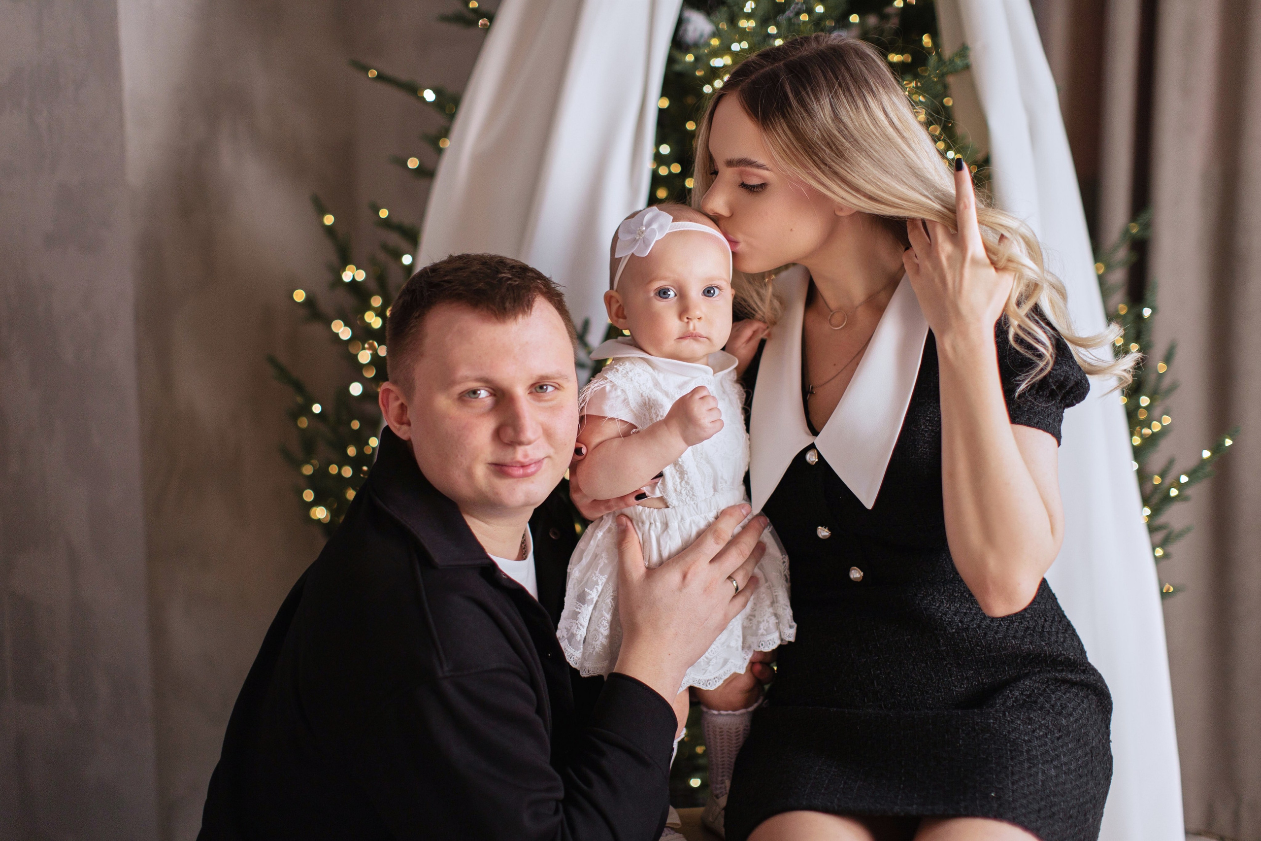 Семья к новому году 2025. Фотограф Лиана Артемова в Пензе