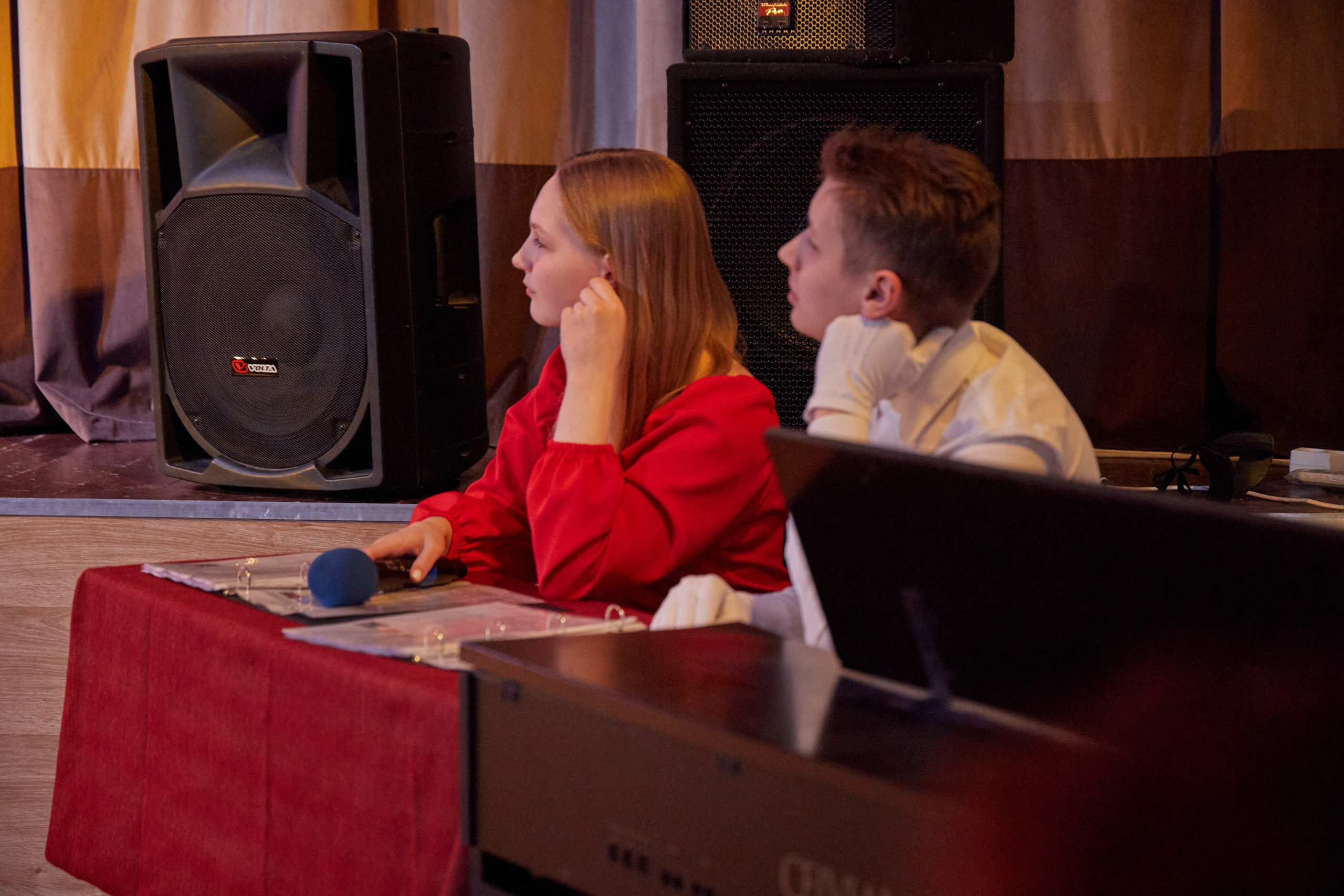 Школьный концерт. Предметный и контентный фотограф в Москве Курочкина Оксана