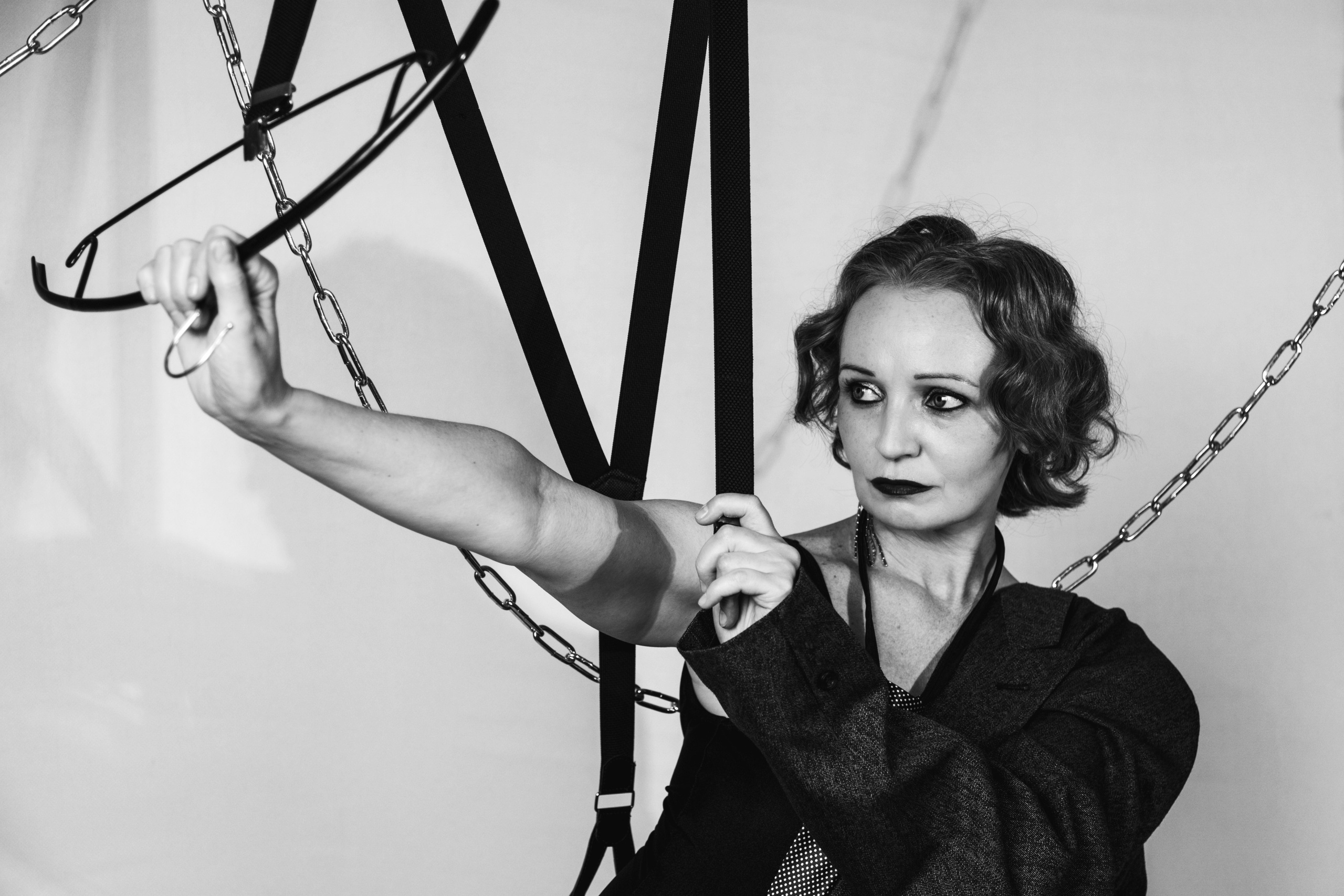 2025-07-13. Анжела и пиджак