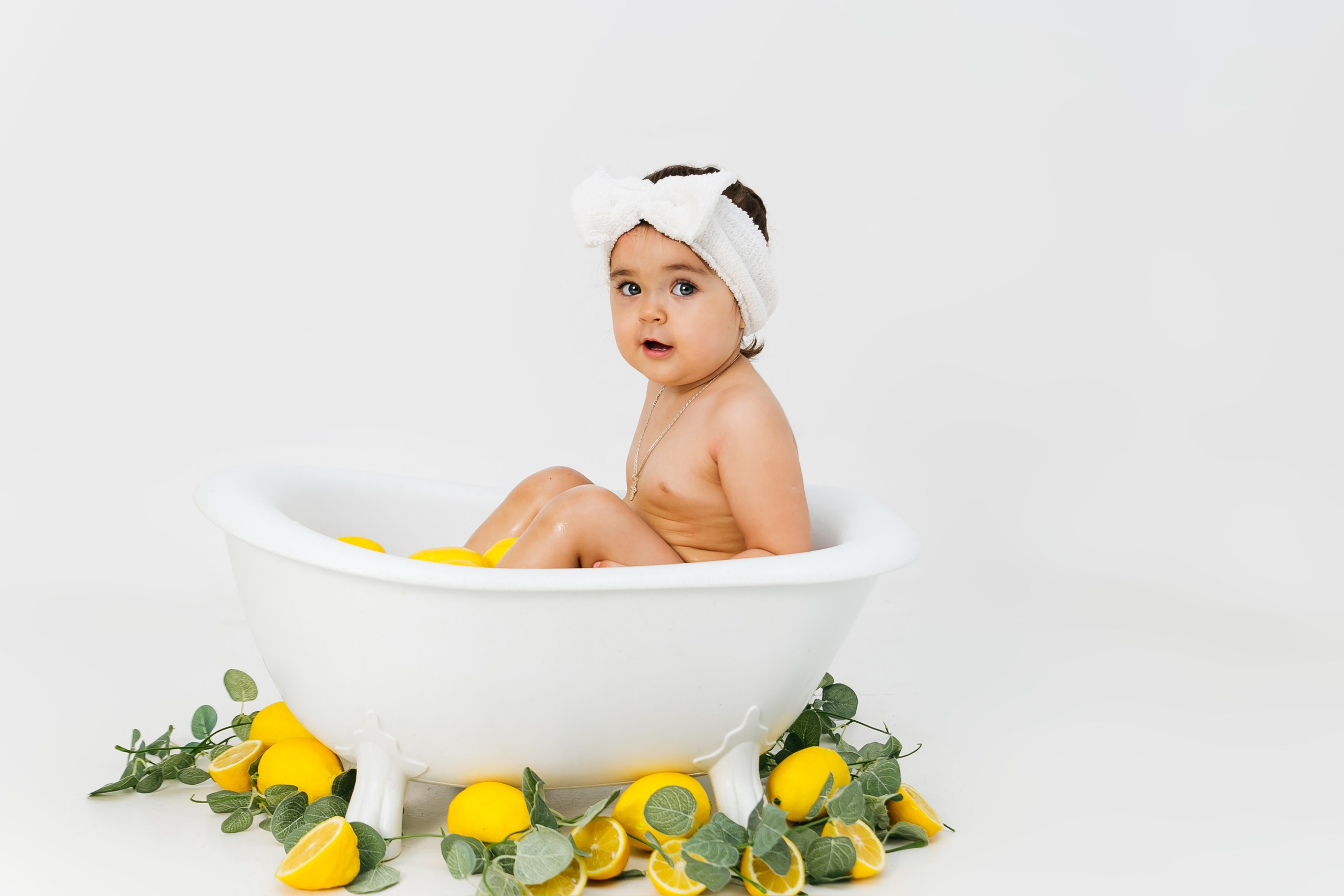 Купание с лимончиками. Свадебный и семейный фотограф в Краснодаре Илонна Ковалева