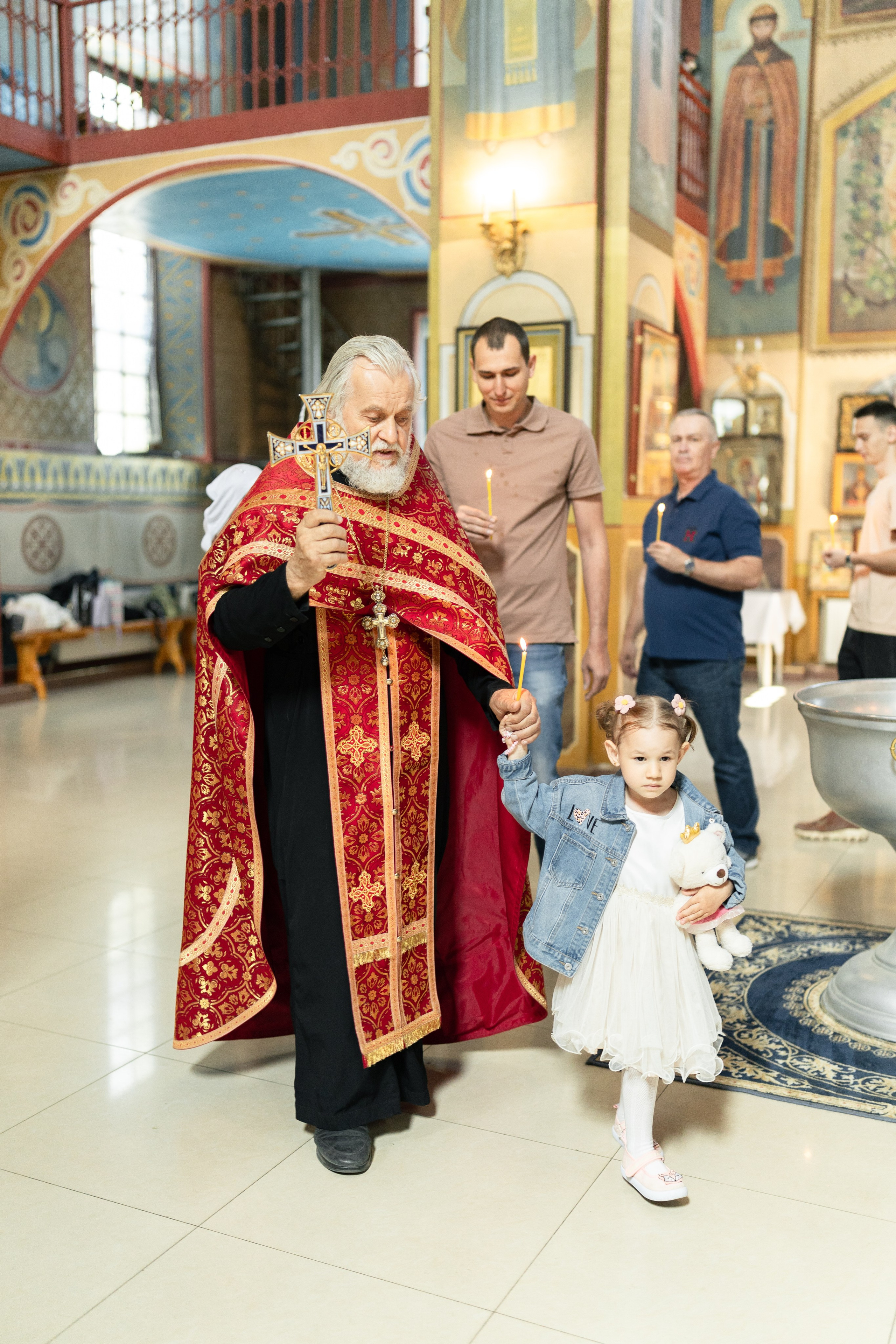 Крещение Марии в церкви иконы Божией Матери Одигитрия Иерусалимская. Анастасия Безуглова- свадебный фотограф в Таганроге
