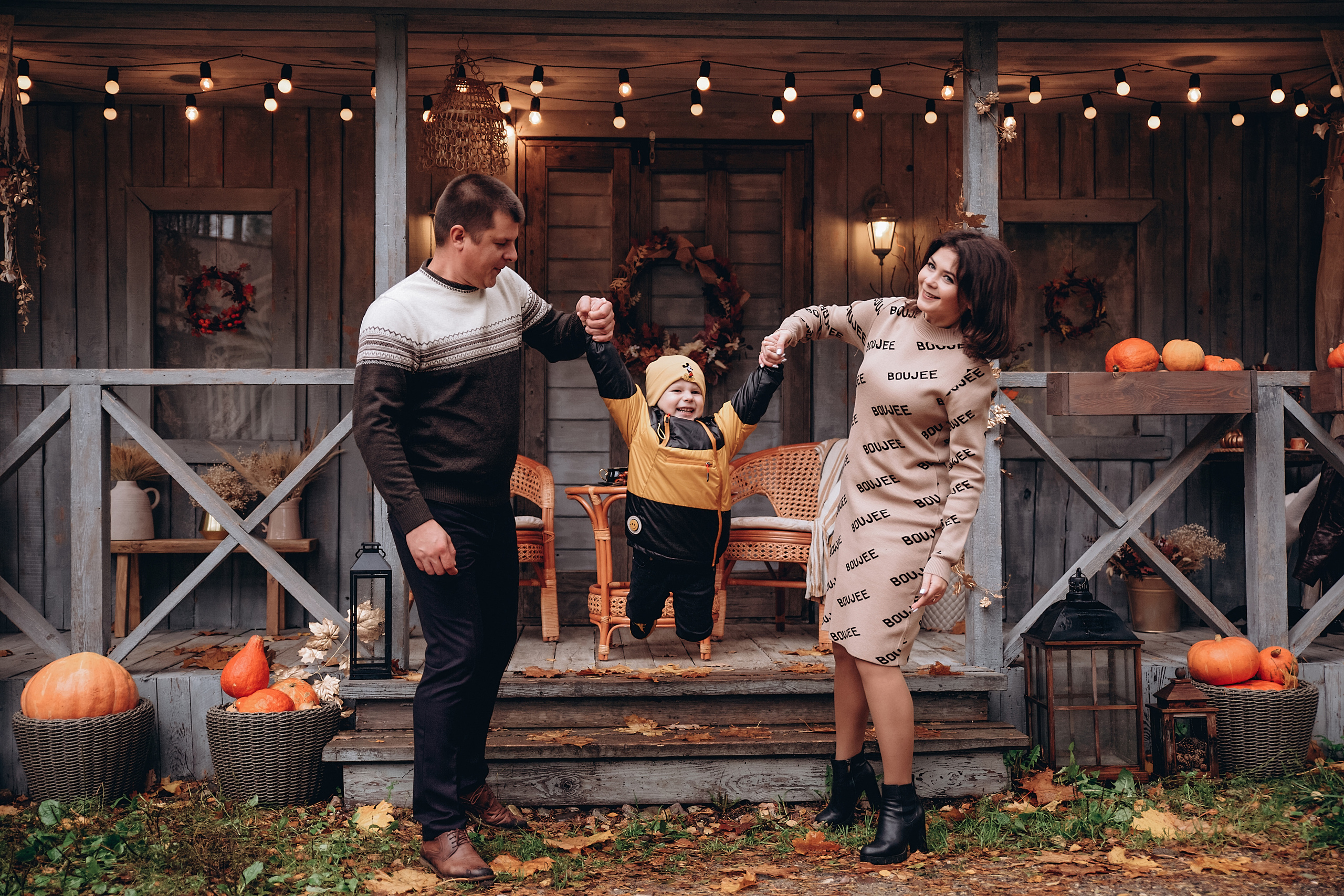 Осенняя фотосессия Виктории, Максима и Макара. Семейный фотограф Ярославль Екатерина Охлопкова