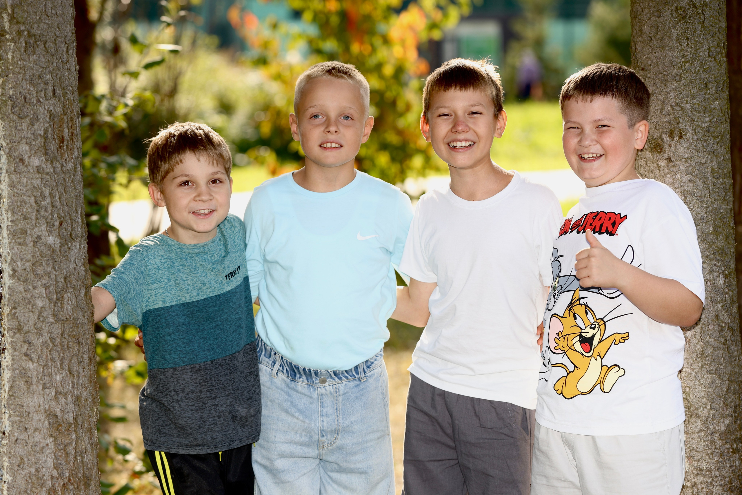 Школьные фотографии. Выпускные альбомы с оживающими фотографиями. Москва, Балашиха