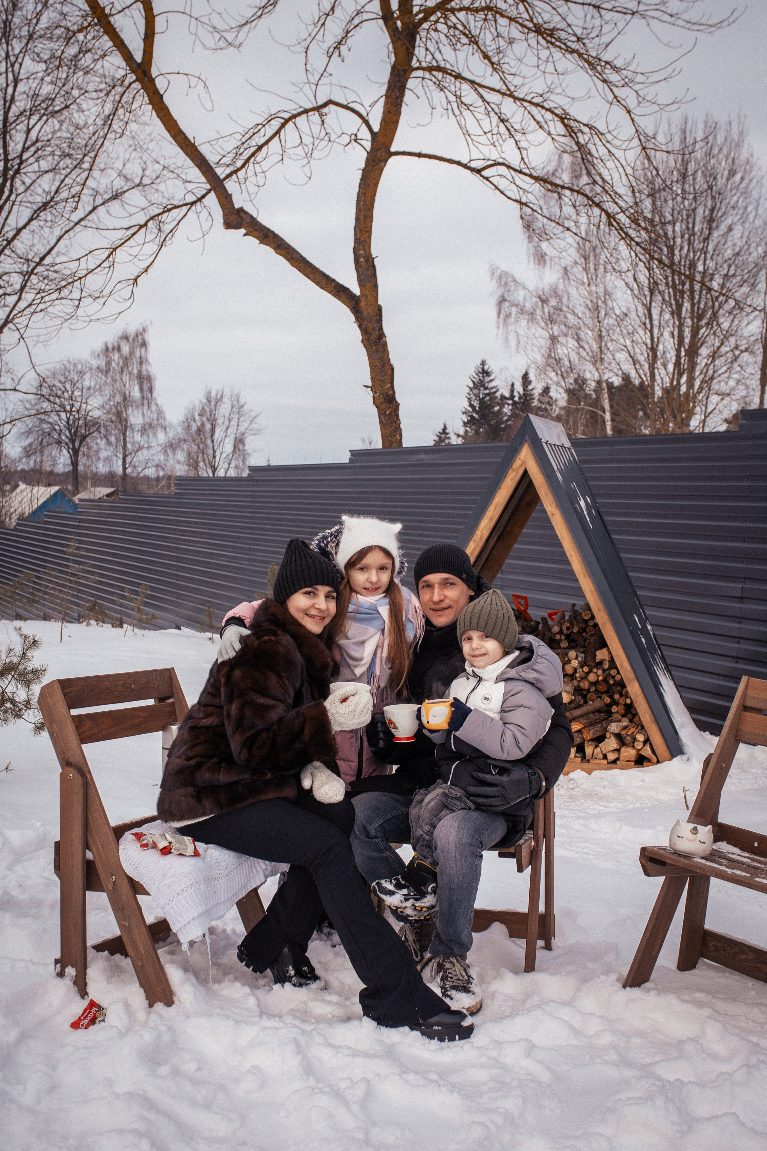 Мария с семьёй