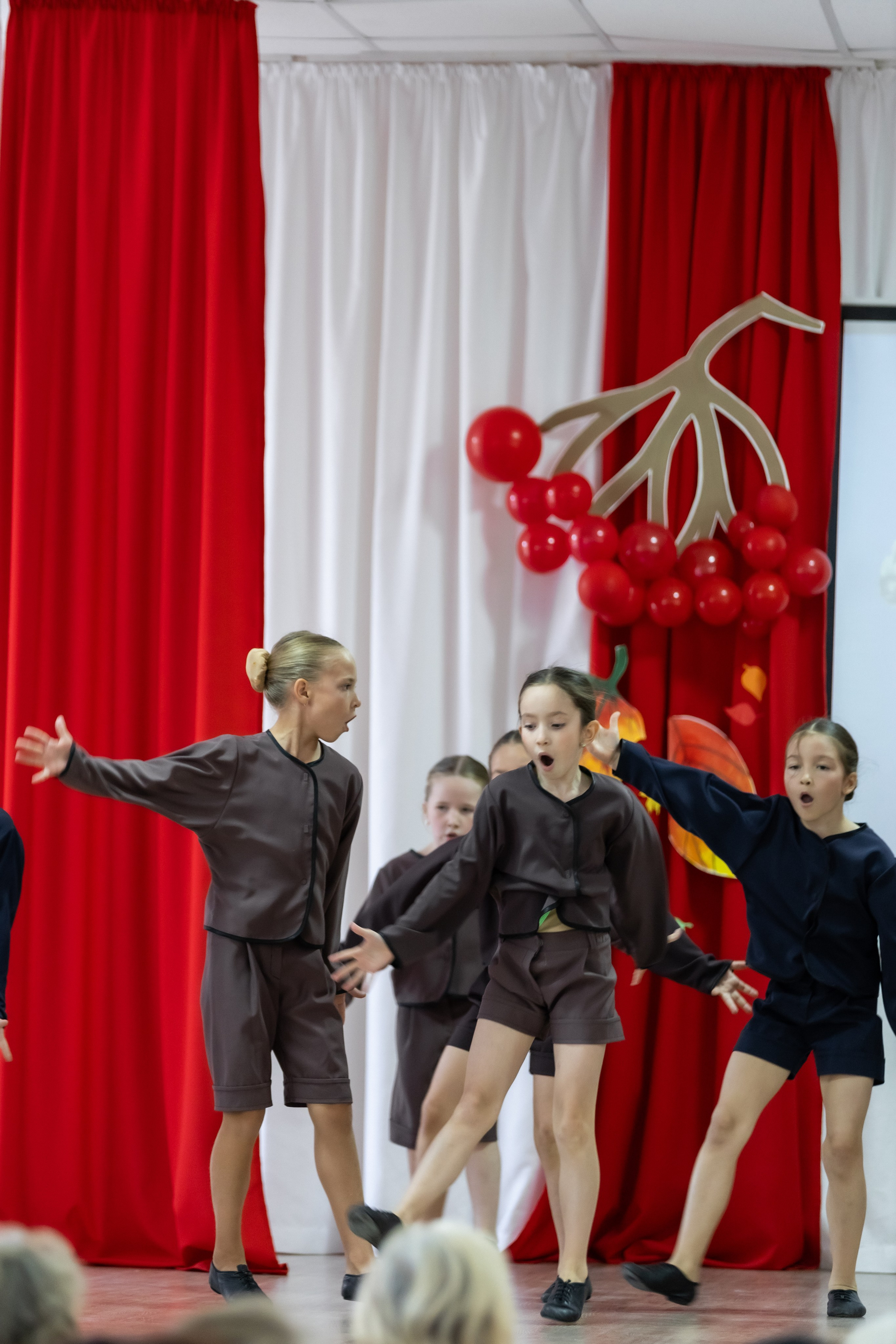 День учителя. Школа 31. Октябрь 2024. Свадебный и Семейный фотограф г. Ижевск Гульназ Солдатова. Гульназ фото