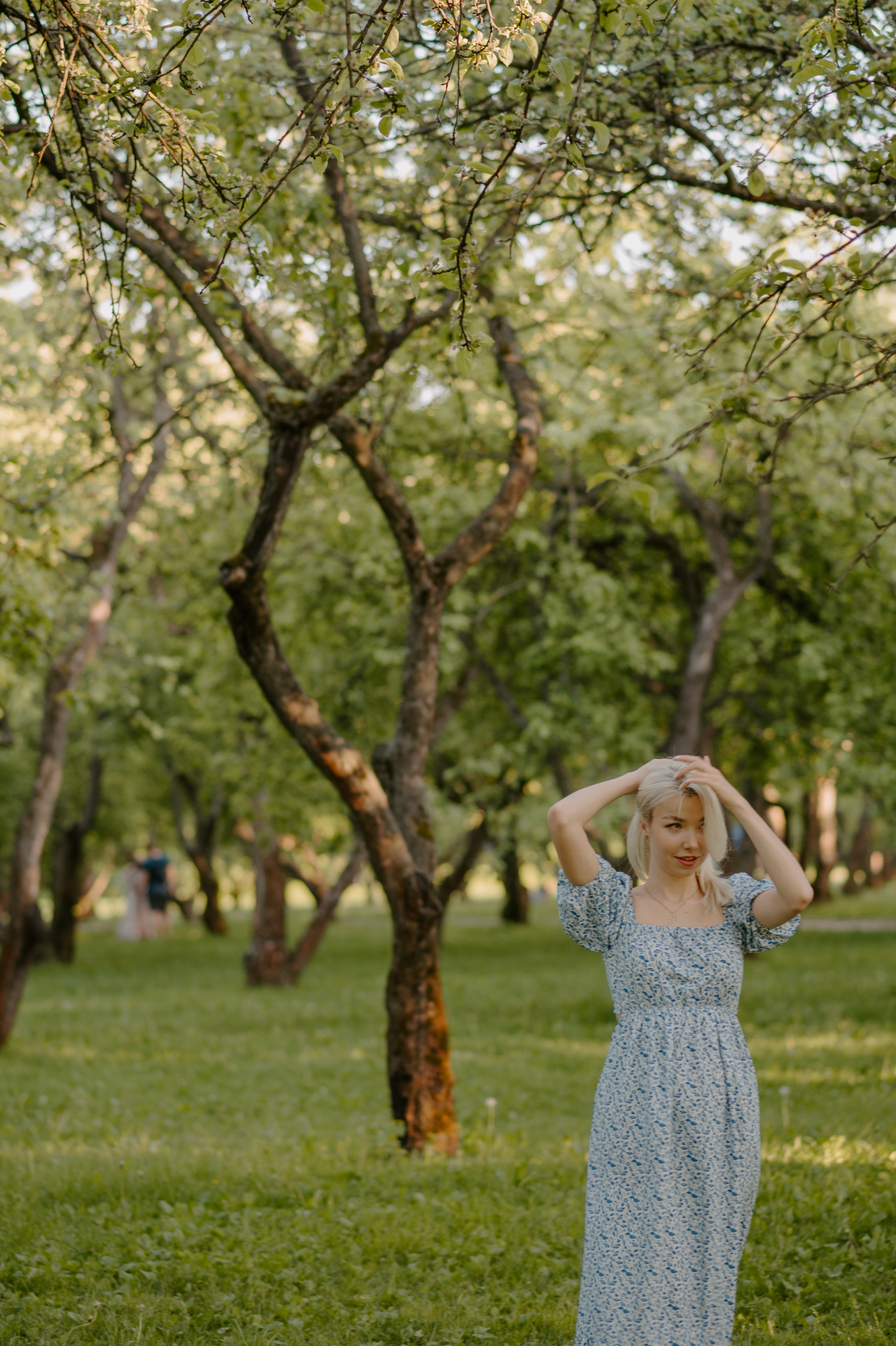 Вечерело в яблочном саду. Свадебный, репортажный и семейный фотограф в Москве Арина Зак