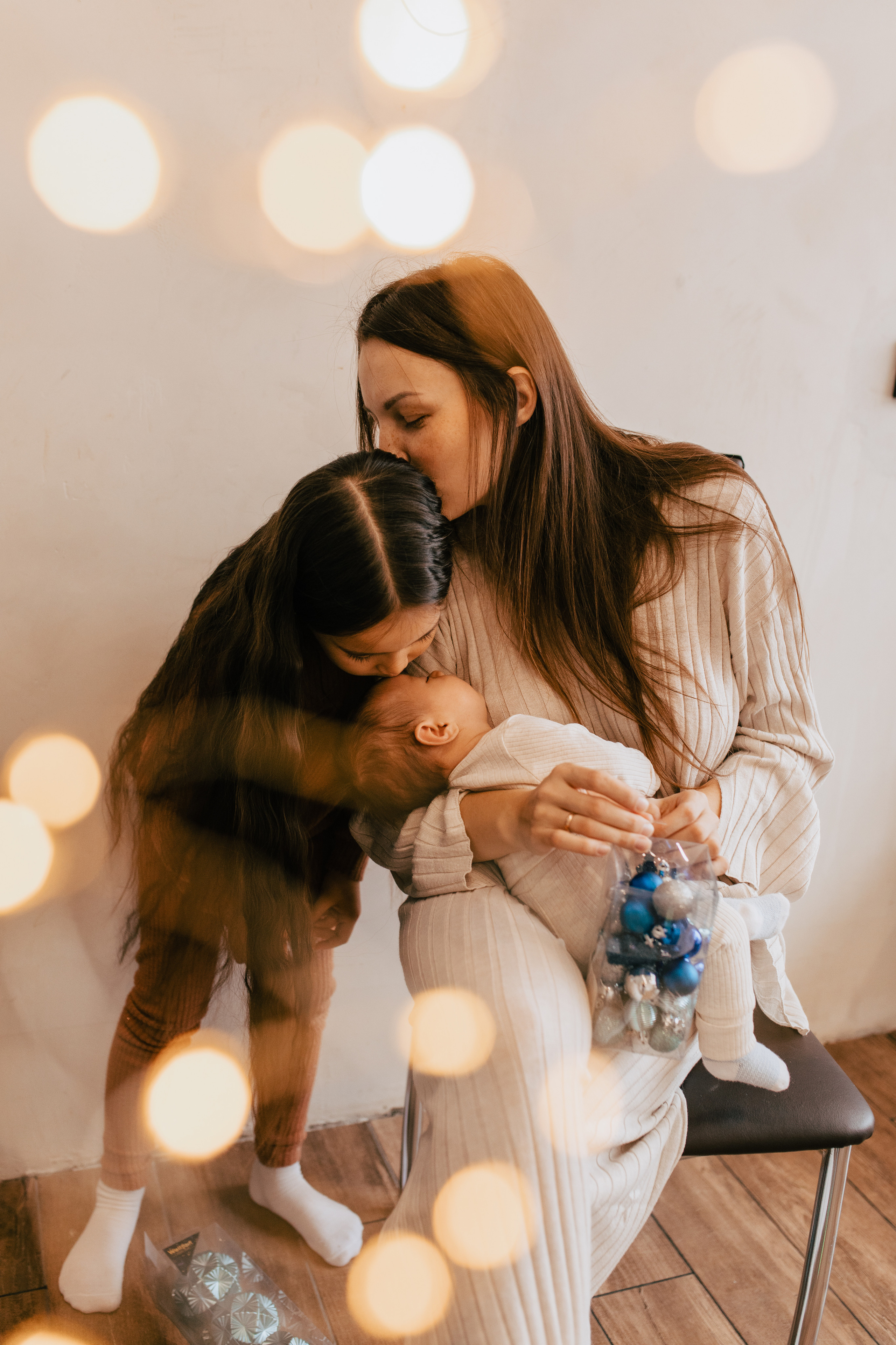 Домашняя съемка большой семьи. Фотограф новорожденных, детей и беременности г. Волгодонск Дарья Илькова