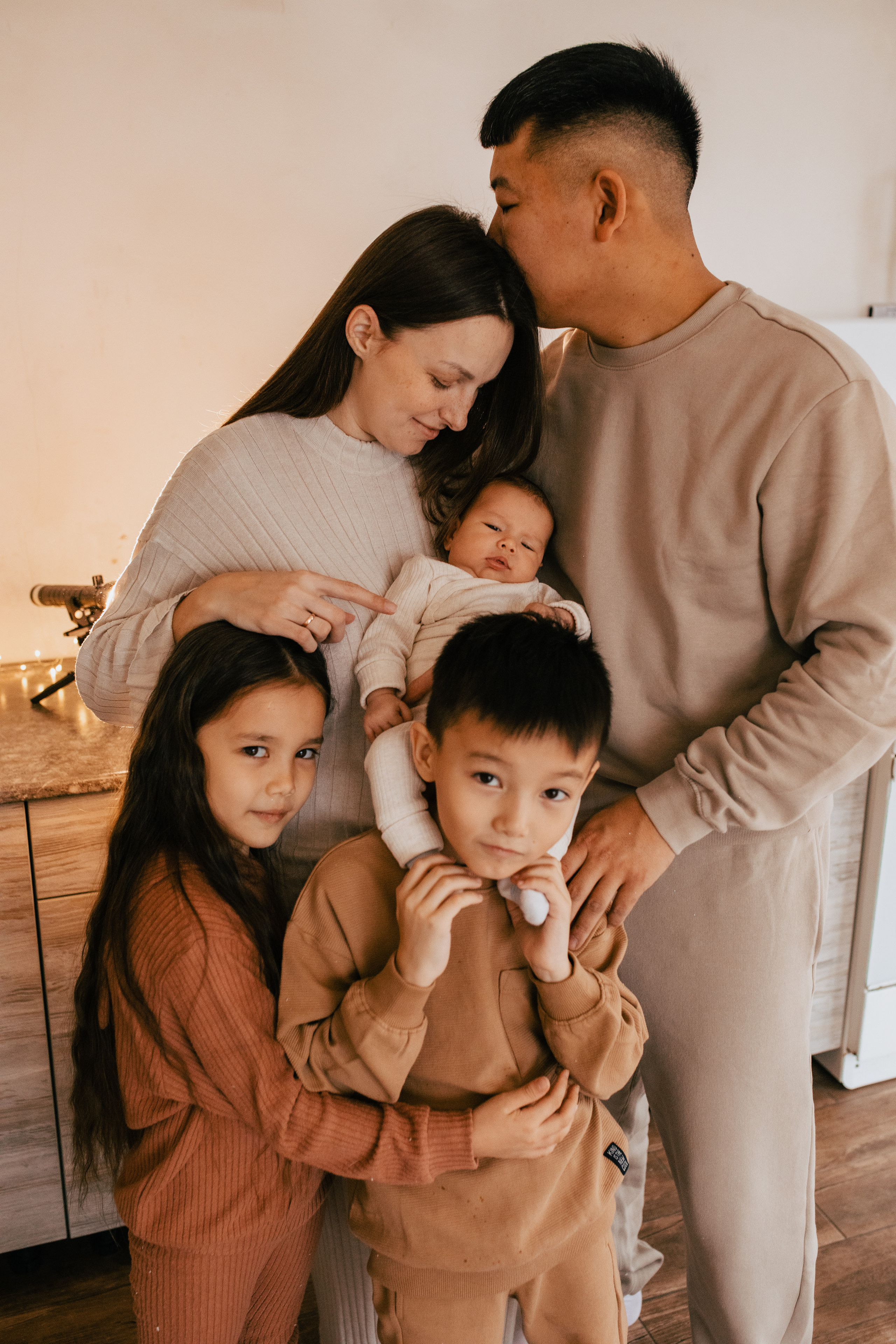 Домашняя съемка большой семьи. Фотограф новорожденных, детей и беременности г. Волгодонск Дарья Илькова