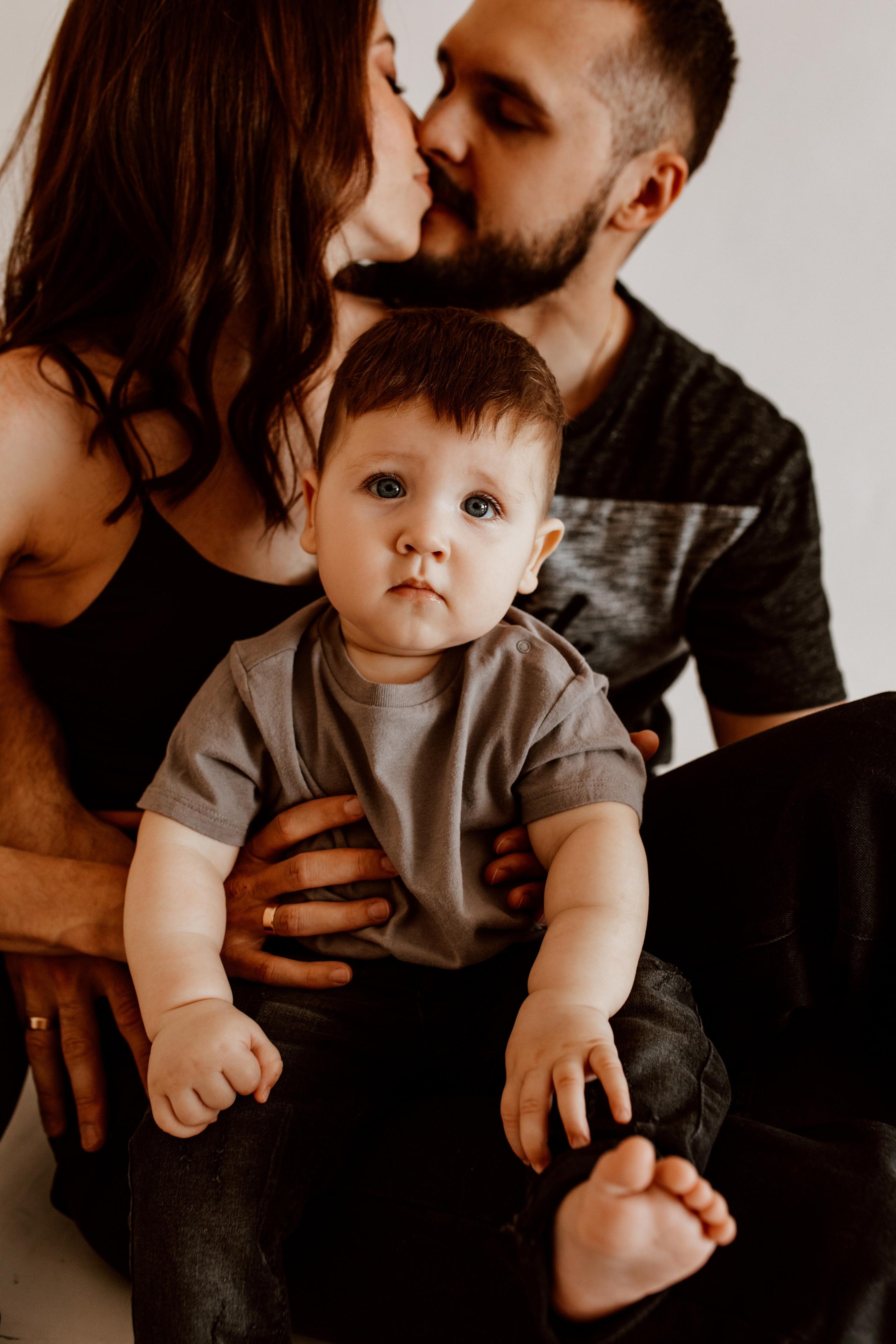 Семейная фотосессия Димы Юли и Левушки. Фотограф новорожденных, детей и беременности г. Волгодонск Дарья Илькова