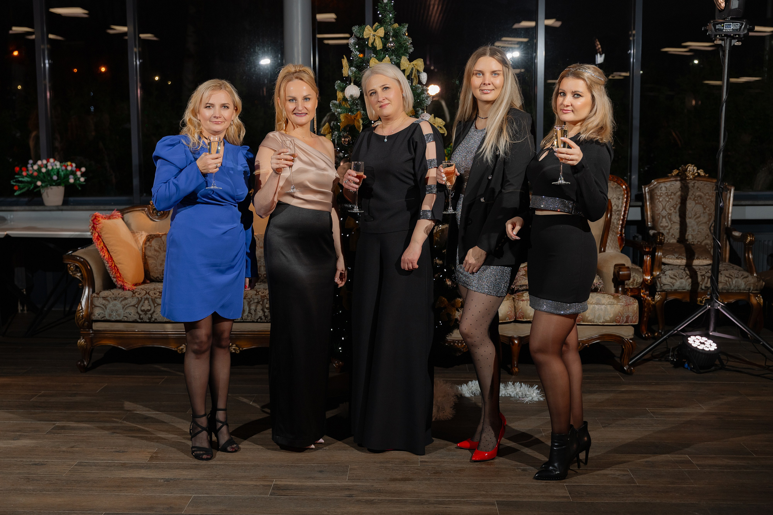 Корпоративная новогодняя фотосъемка для BELARUSBANK в Ресторане «Урарту». Свадебный фотограф в Минске/Беларуси Сергей Спиридонов