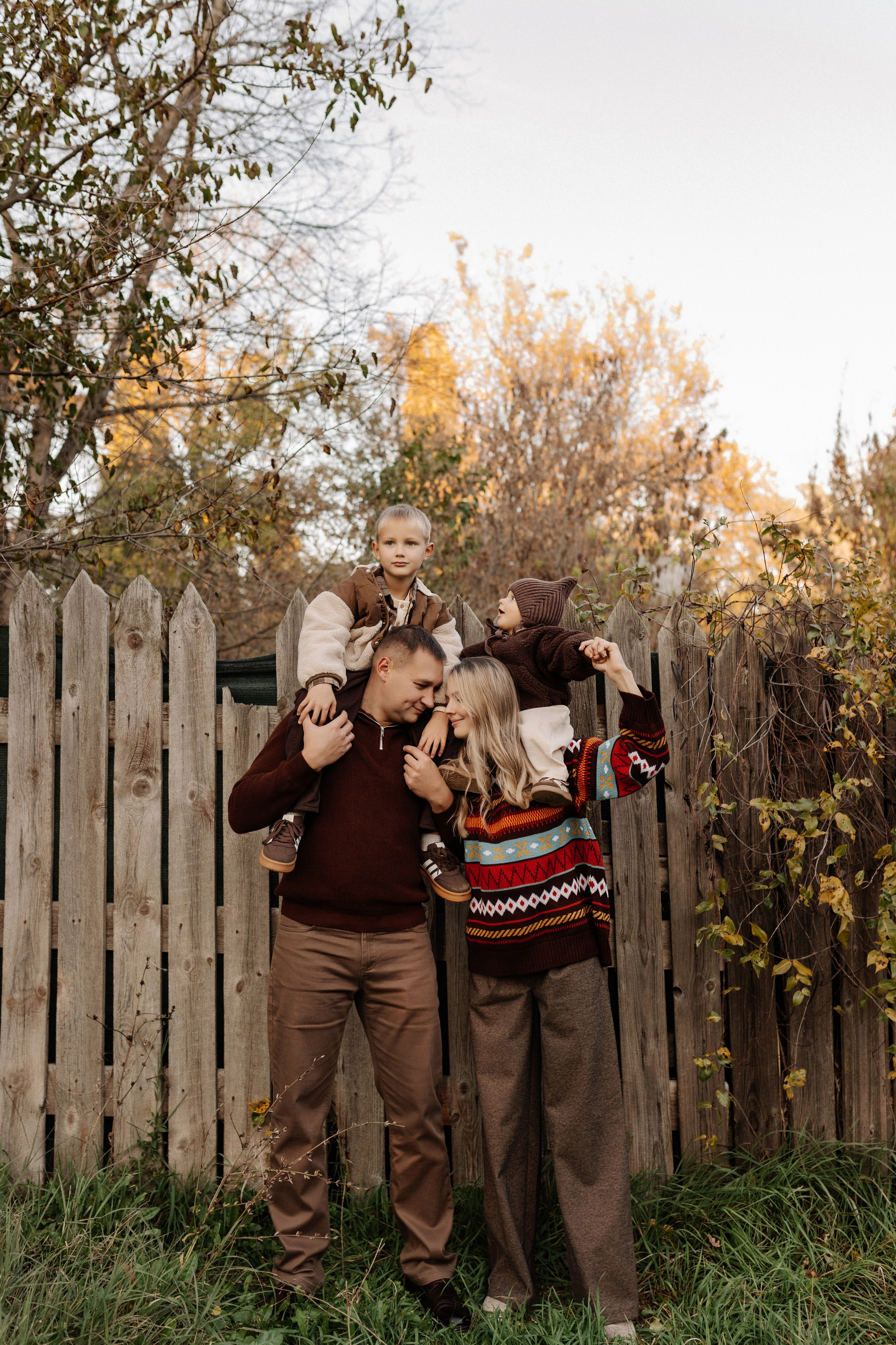 Семейная фотосессия в Краснодаре на природе, фотограф Яна Морева. Семейный фотограф в Краснодаре Яна Морева