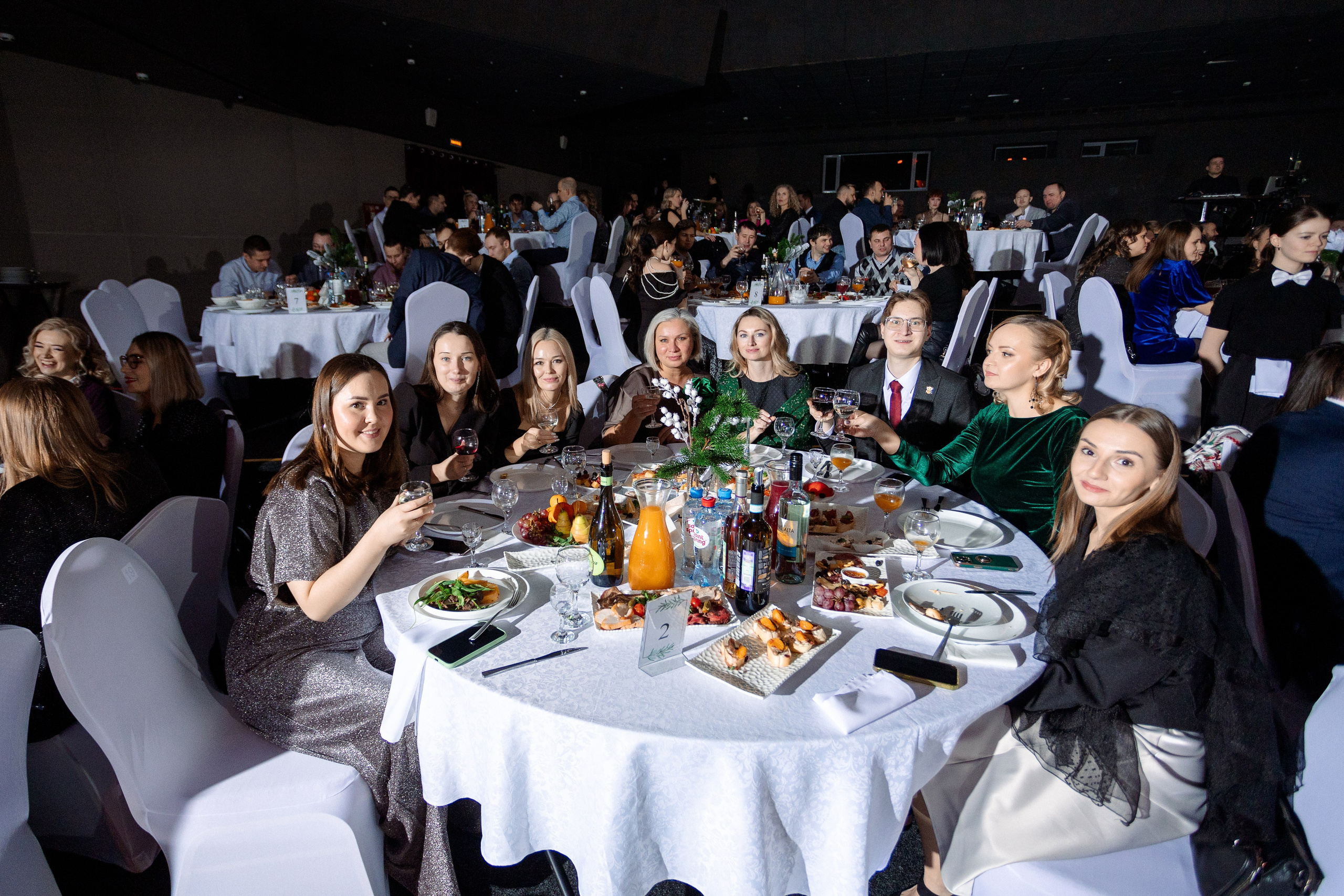 РЕПОРТАЖ: НОВЫЙ ГОД В ДК МЕТАЛЛУРГ. Профессиональный фотограф в Ижевске Леша Петров