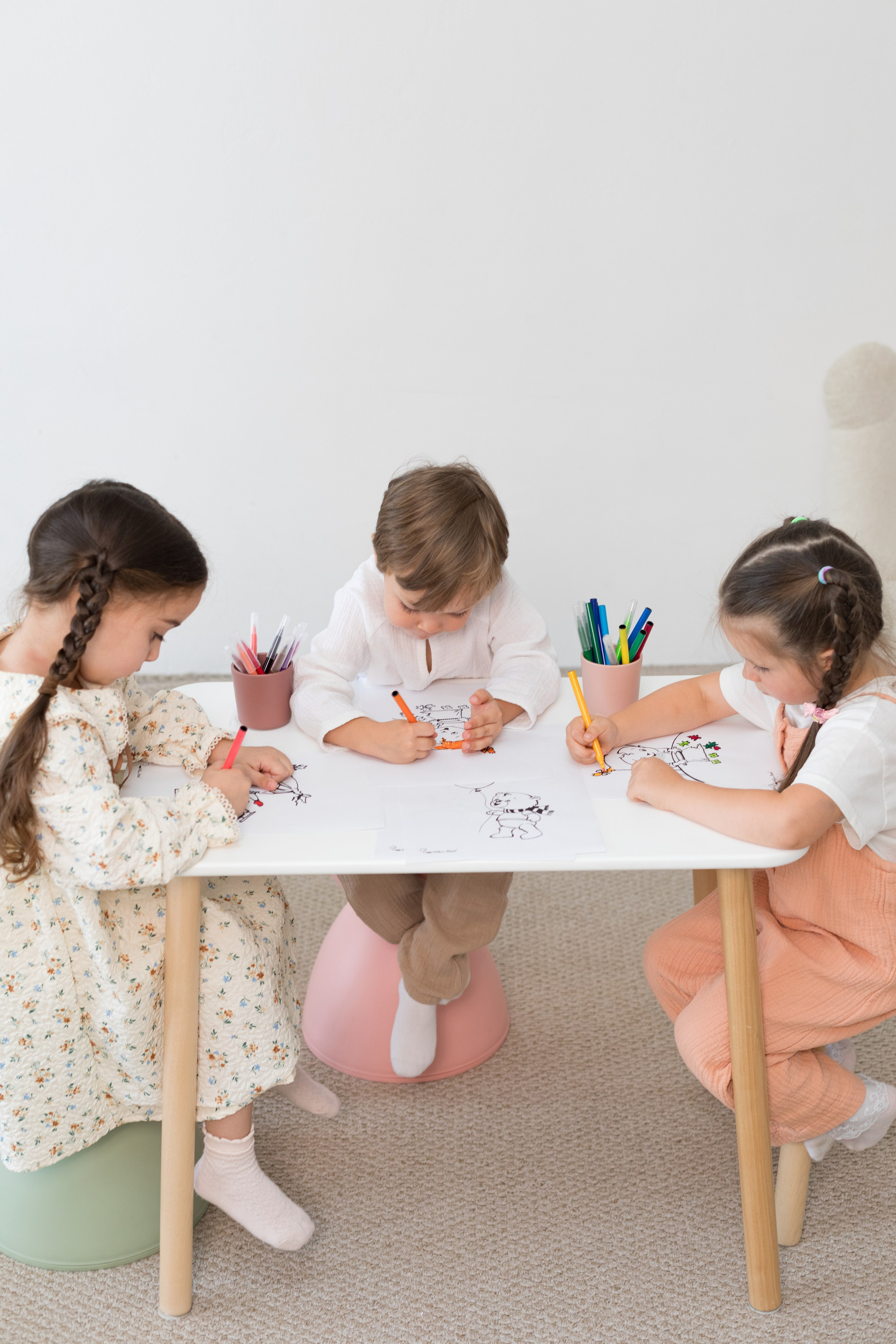 Студийная съемка контента для детского книжного издательства. Детский и контент фотограф Надя Волкова Санкт-Петербург