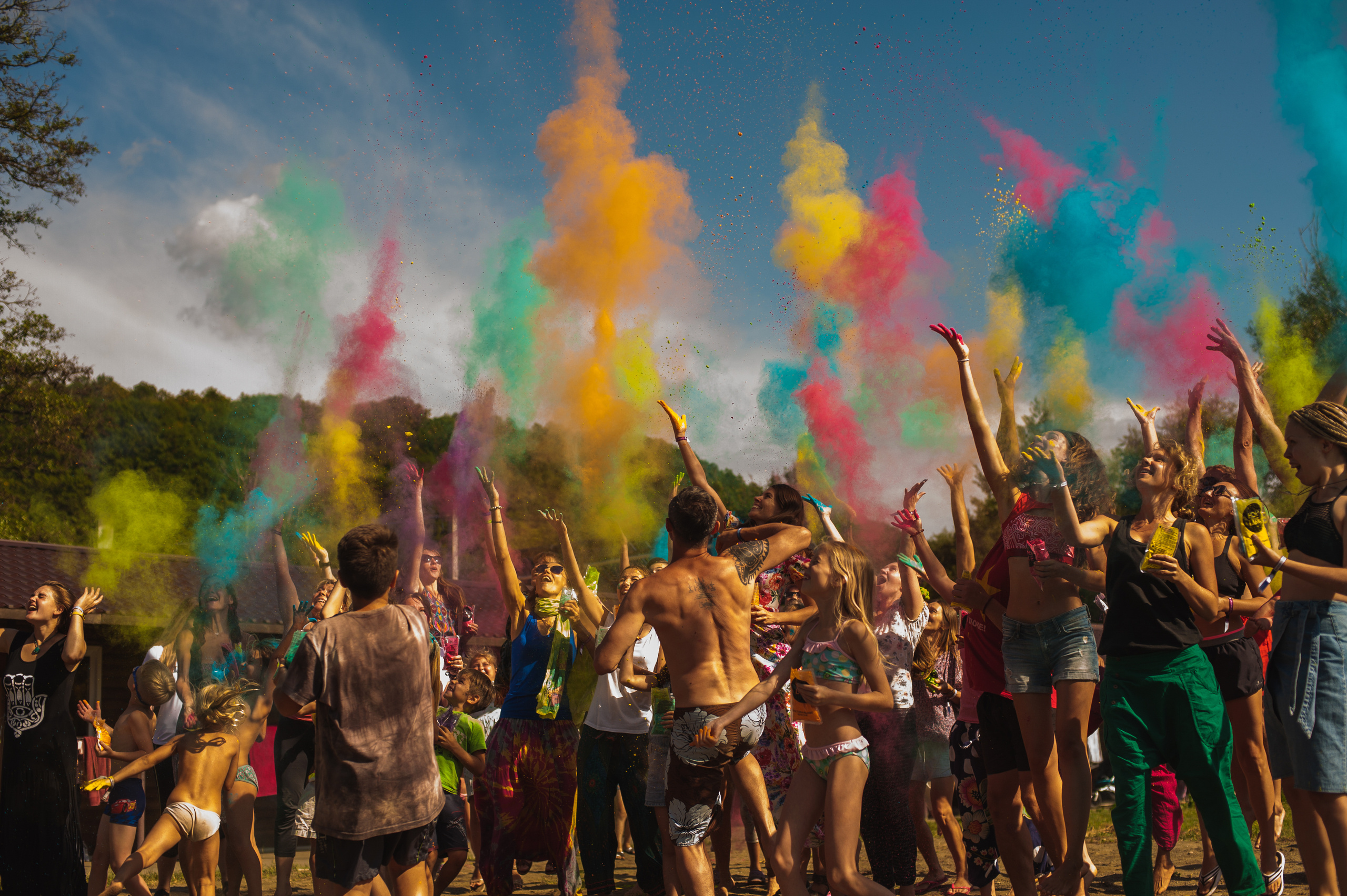 Праздник красок Холи на Фестивале Асана. Семейный фотограф Ульяна Вишнякова