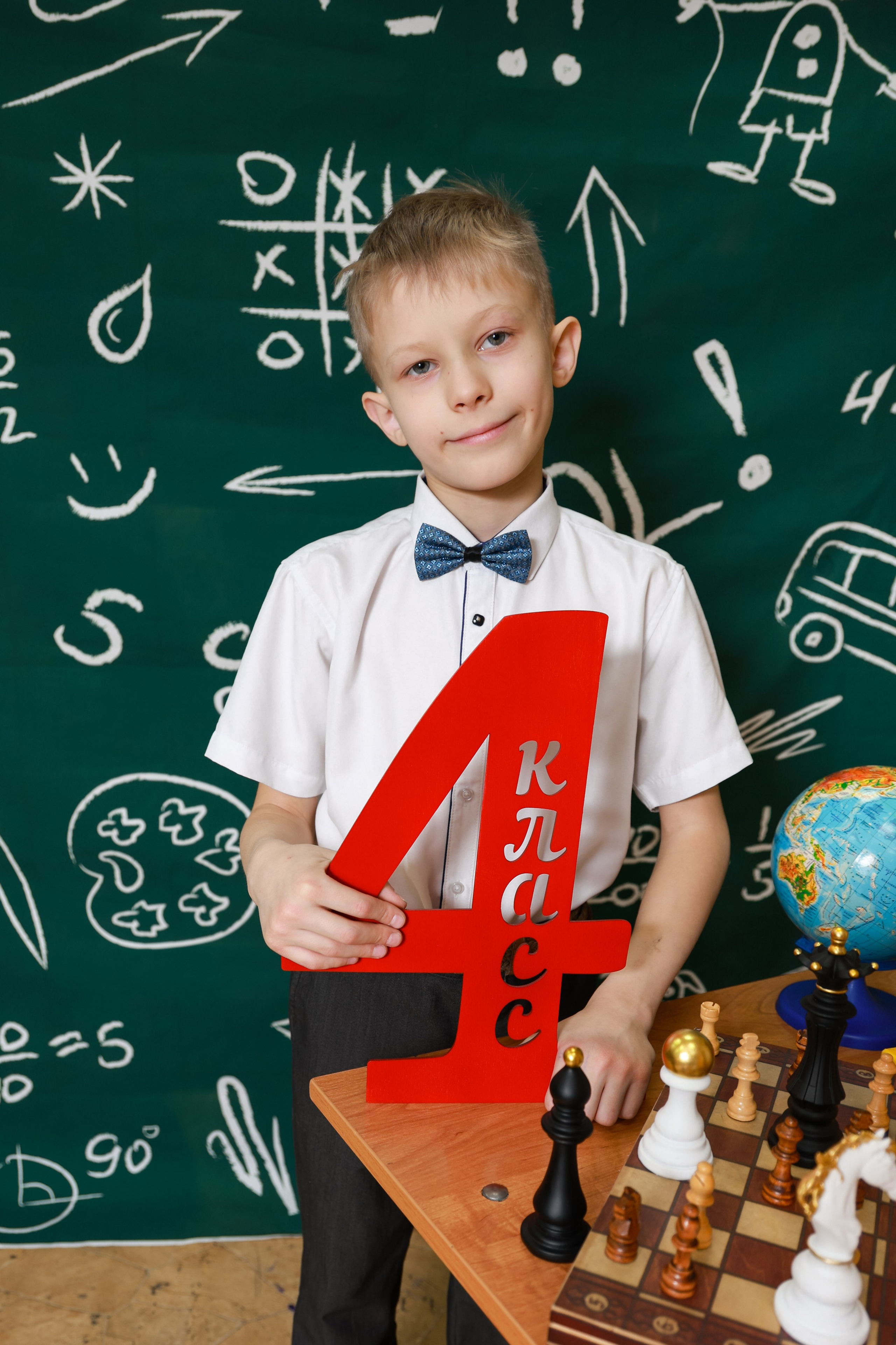 Выпускные съемки «Школа. Портреты». «ФотоЛерия» ФОТОГРАФ ВЫПУСКНЫЕ АЛЬБОМЫ