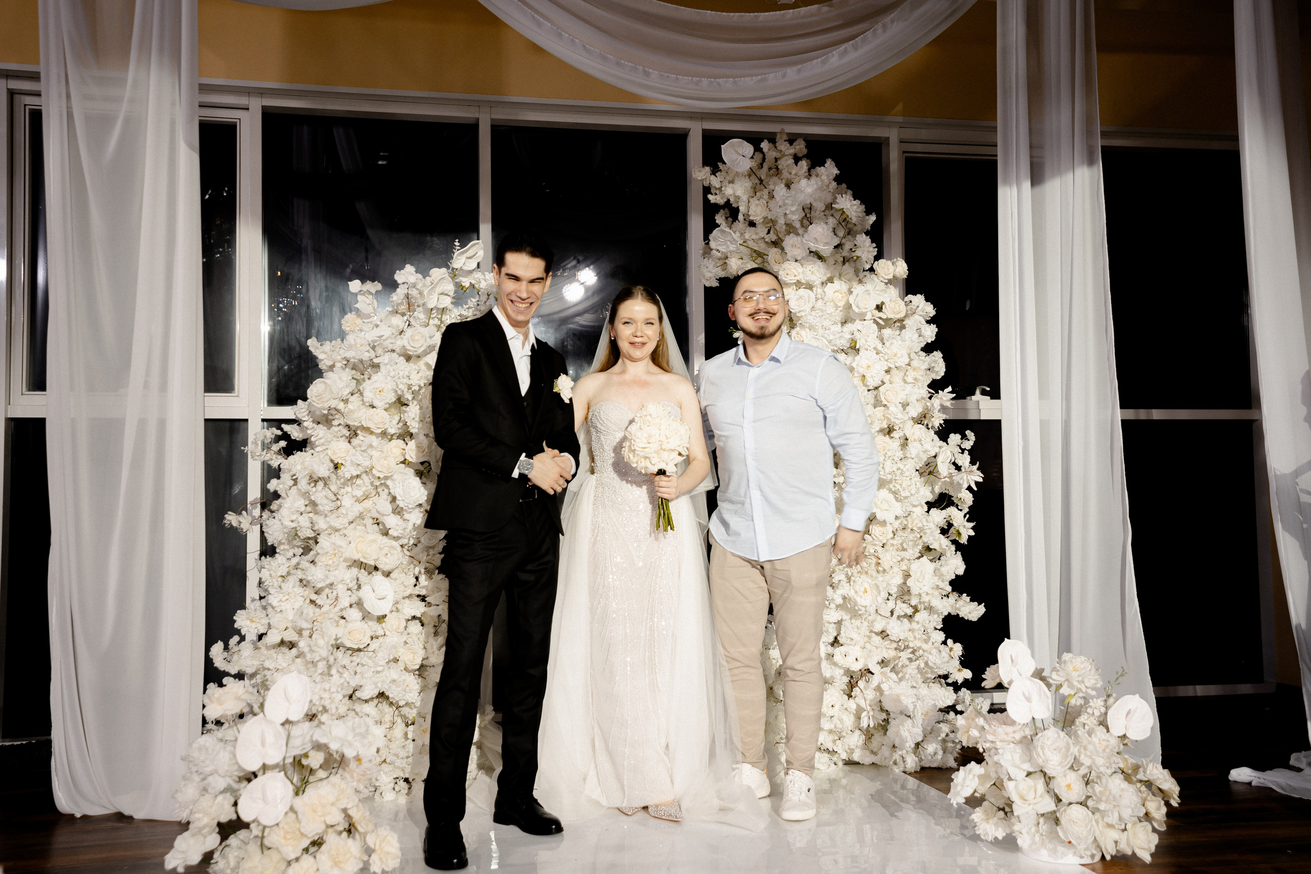 СВАДЕБНАЯ СЬЕМКА СБОРОВ В ОТЕЛЕ И ВЫЕЗД НА ЦЕРЕМОНИЮ (СНЯТО В СИБИРЕ В НИЖНЕВАРТОВСКЕ). Профессиональный фотограф, Санкт-Петербург — Виктория Богомолова