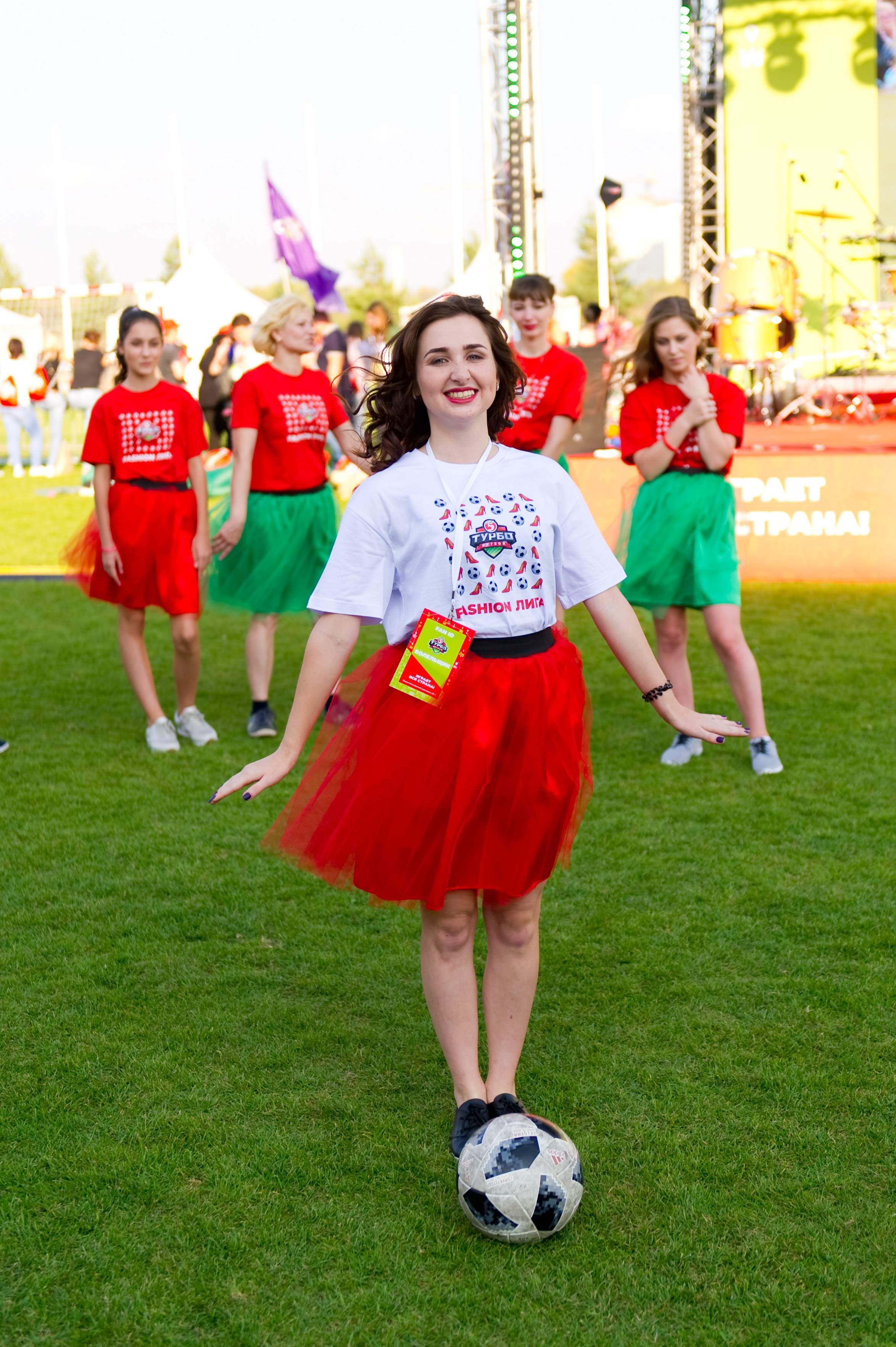 Турбофутбол (корпоративное соревнование «Пятерочки»). Репортажный фотограф и видеограф Слава Думчев. Тимбилдинги, отчетники, корпоративы