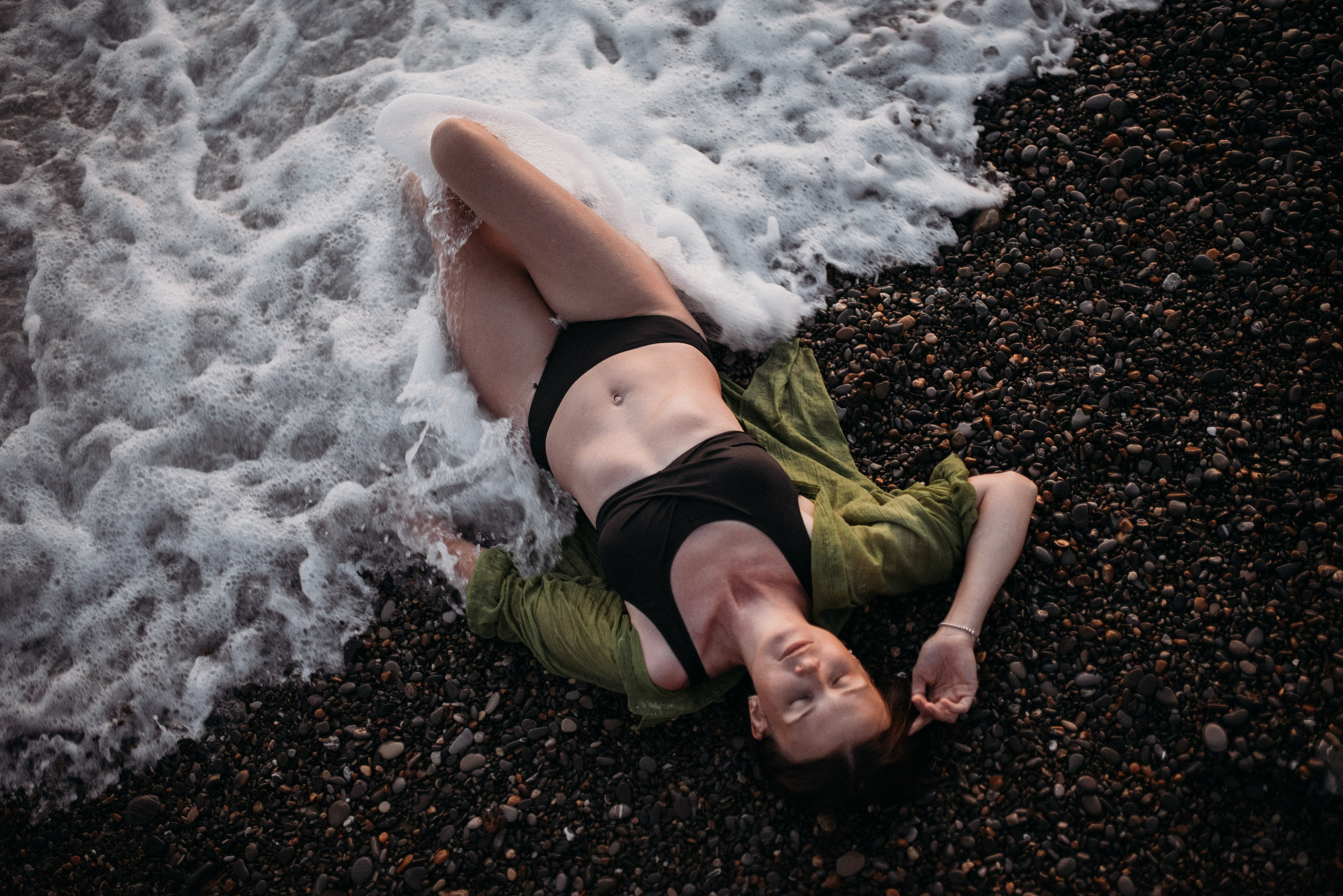 Женский портрет фотосессия в Сочи на берегу моря. Фотограф в Сочи — Маргарита Поганова