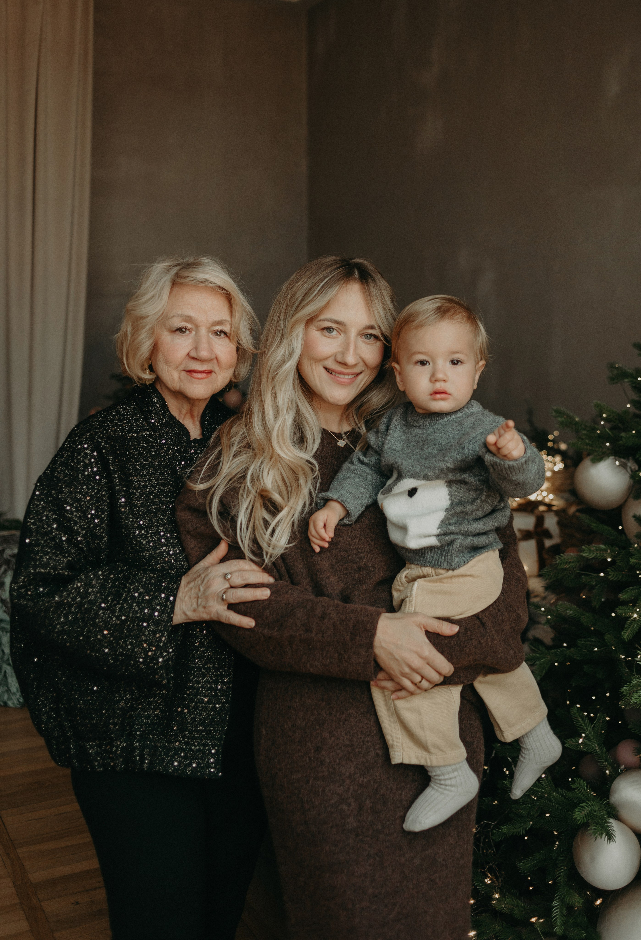 Новогодние фотографии 2024\2025 году, короткие сьемки. Фотограф в Краснодаре Евгения Михаевич