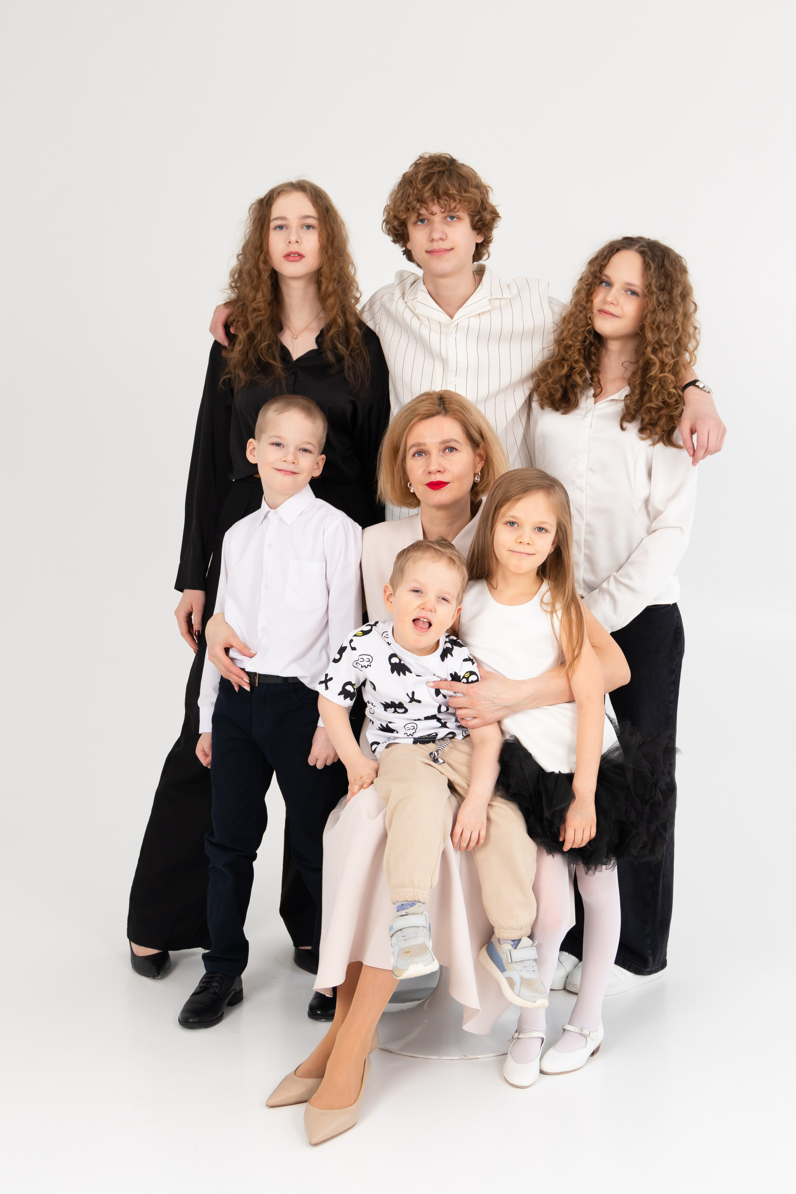 Давыдовых много не бывает! Семейная фотосессия в студии. Фотограф в Екатеринбурге Пойгина Елена
