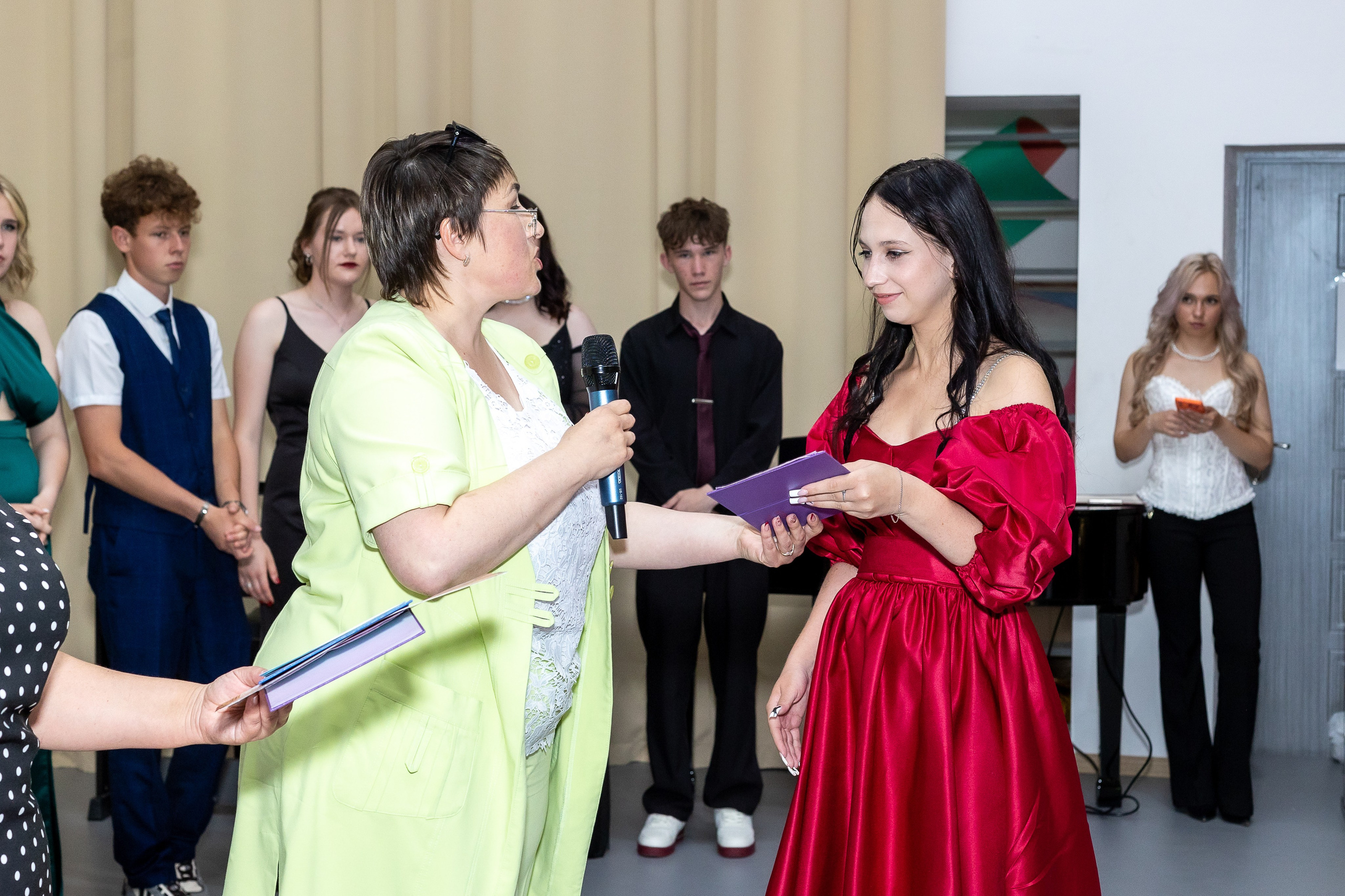 Вручение аттестата 2025. Выпускные альбомы Майкоп, Краснодар Елена Золотарева