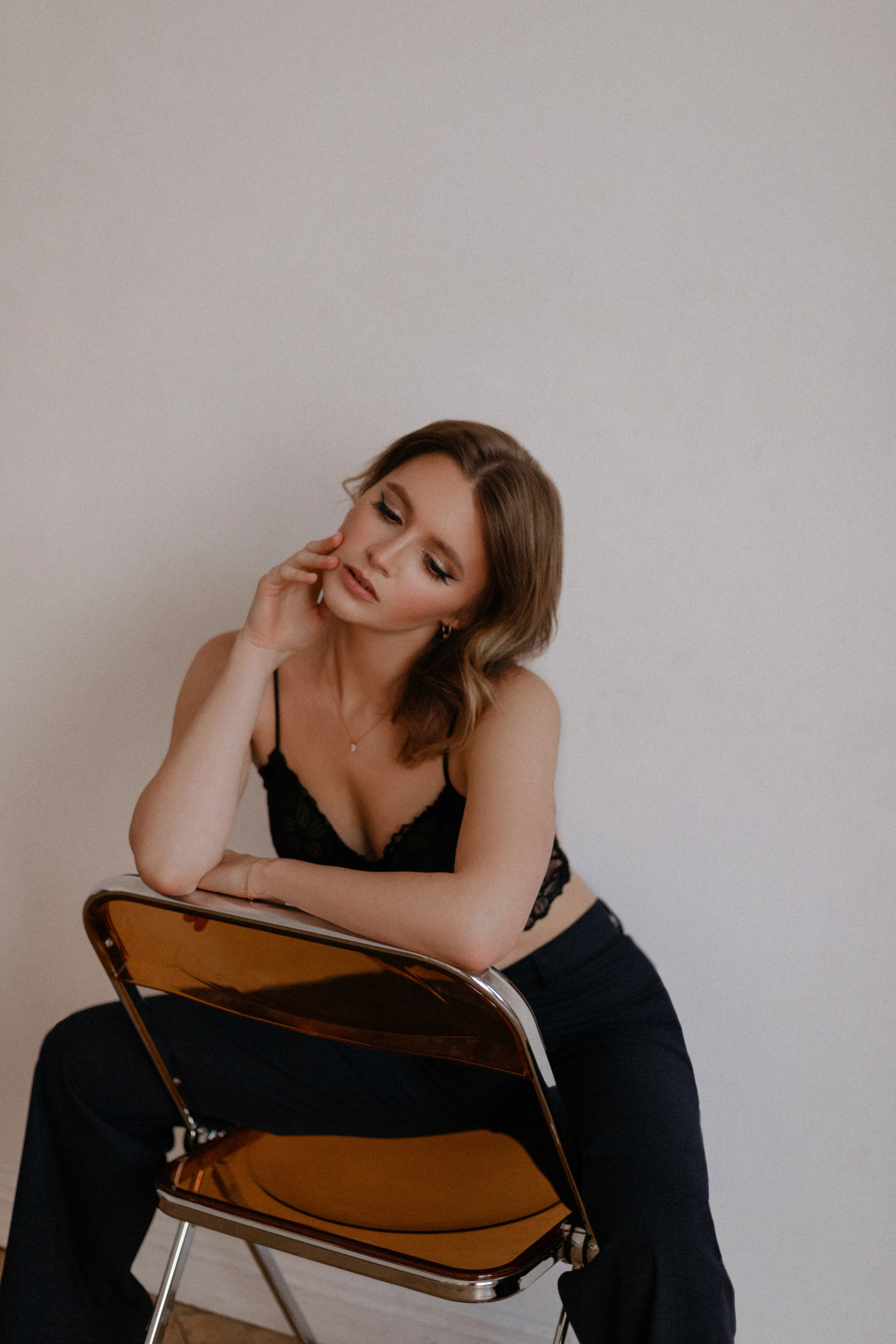 Индивидуальная фотосессия в студии. Сестры Карабаза. Фотографы и ретушеры в Москве и Санкт-Петербурге