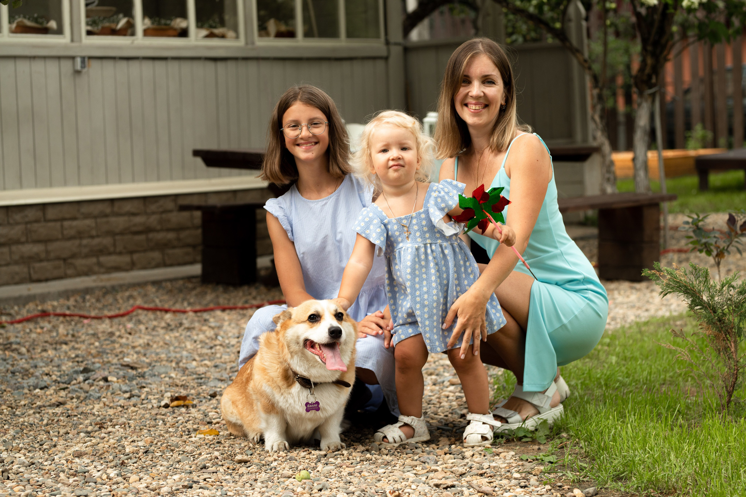 Семейная фотосессия на даче в Купавне. Фотограф в Железнодорожном и Балашихе