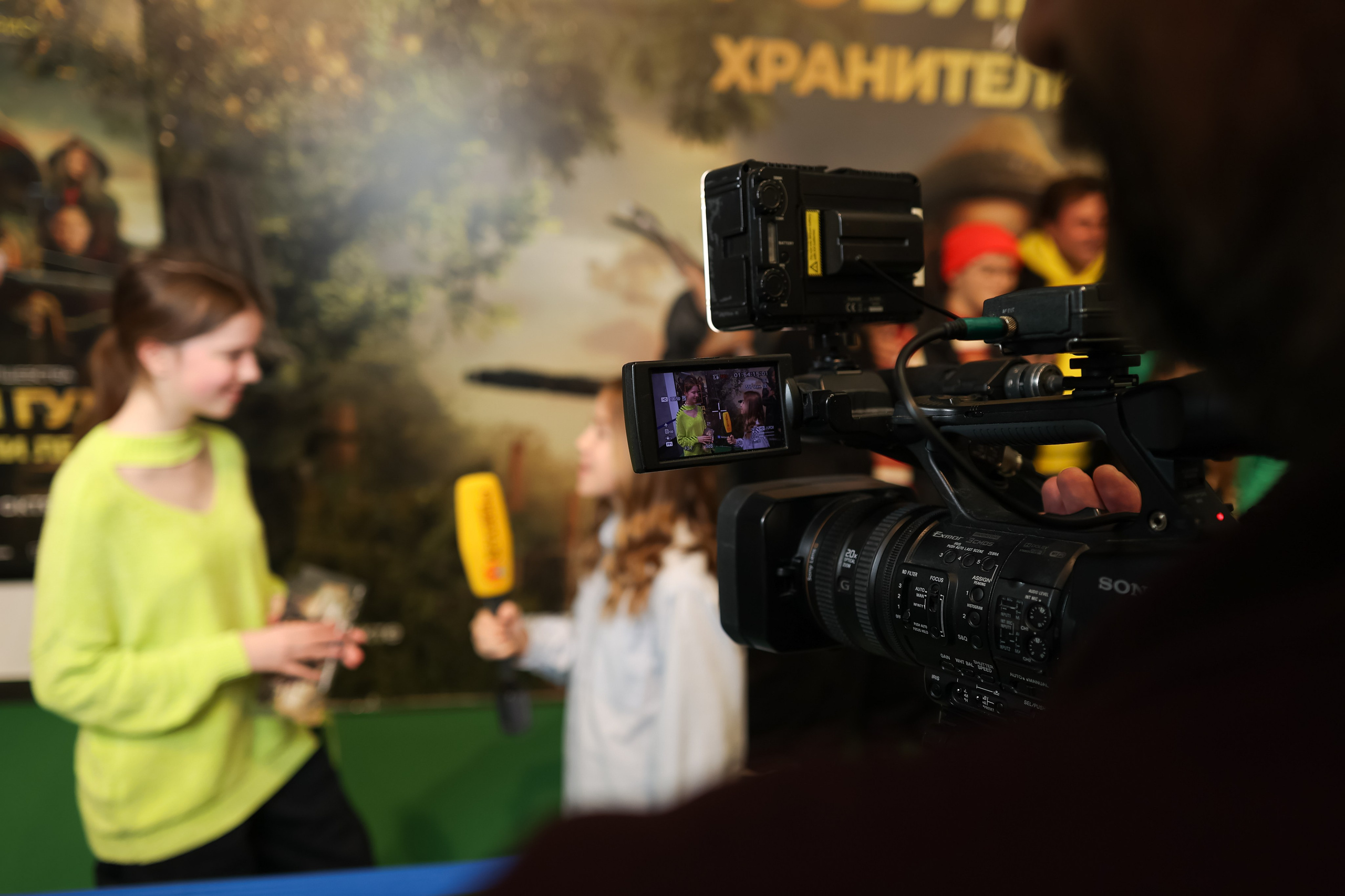 Школа «Останкино» на премьере Робин Гуд. Репортажный фотограф видеограф в Москве Ольга Плаксина