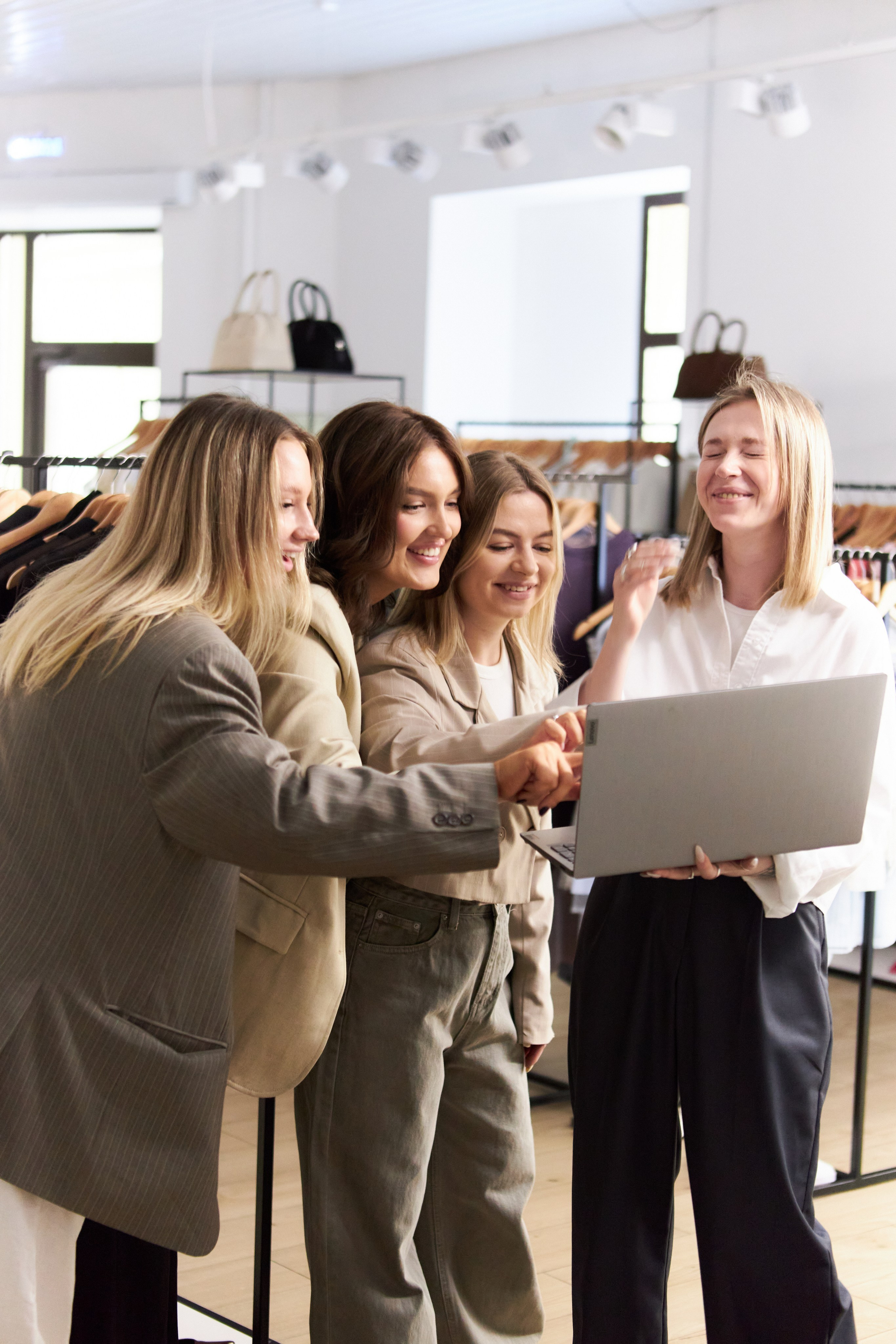 Съемка магазин одежды. Главная