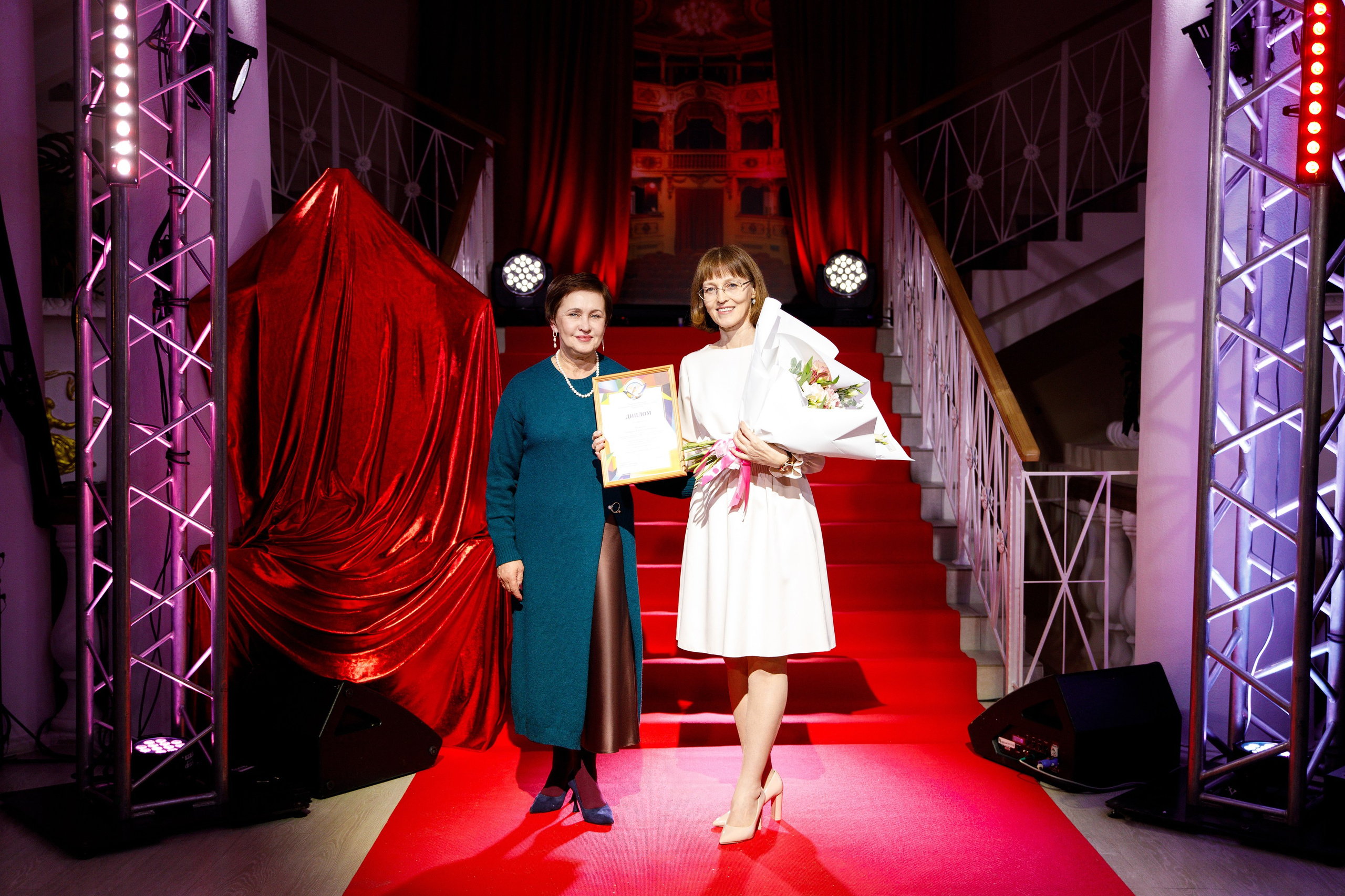 Награждение победителя конкурса «Учитель Года» г. Горнозаводск. Фотограф Дмитрий Молчанов | Фотограф Пермь | Фотограф