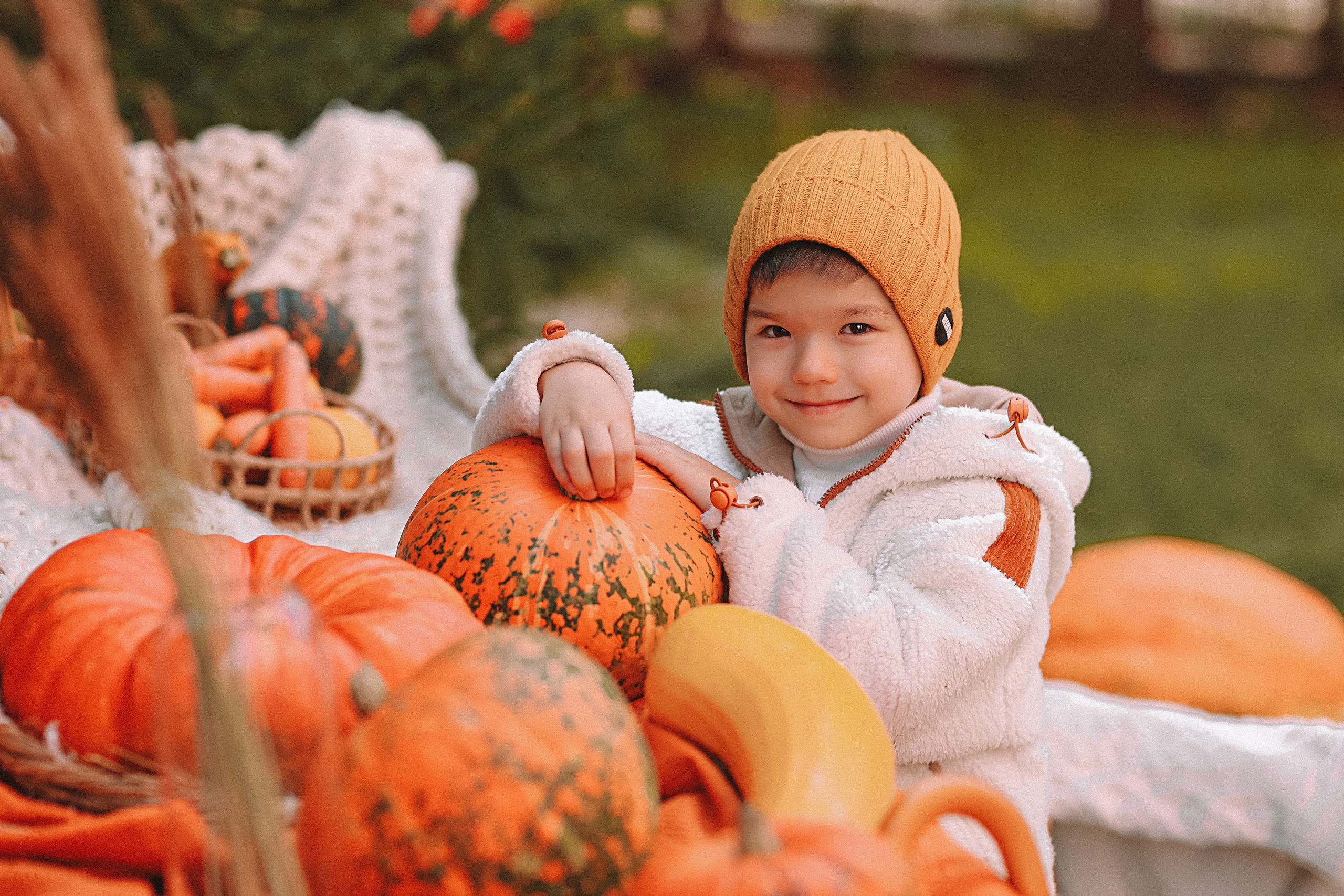 Тыквы. Семейный фотограф Тюмень, фотограф на роды Салмина Мария