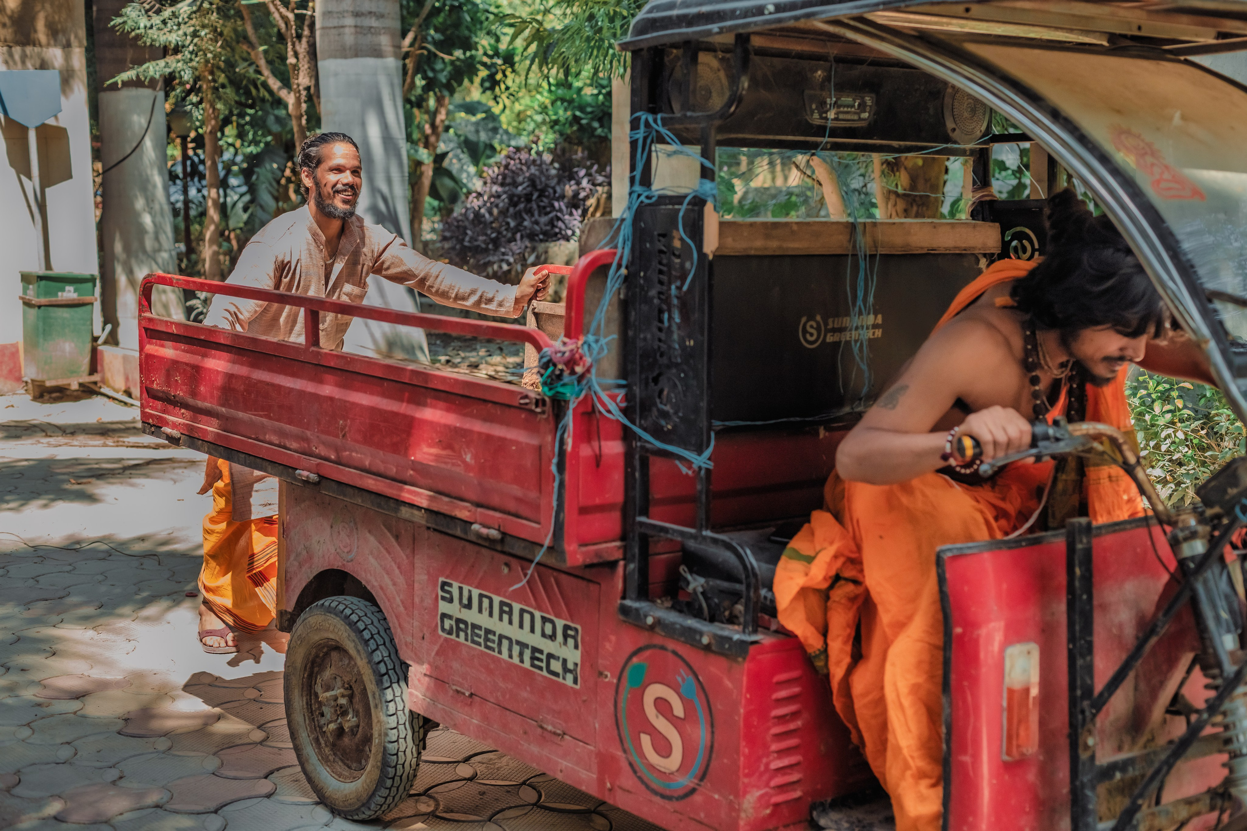 Devraha baba ji ashram life 2025. Mariam Bagdasaryan